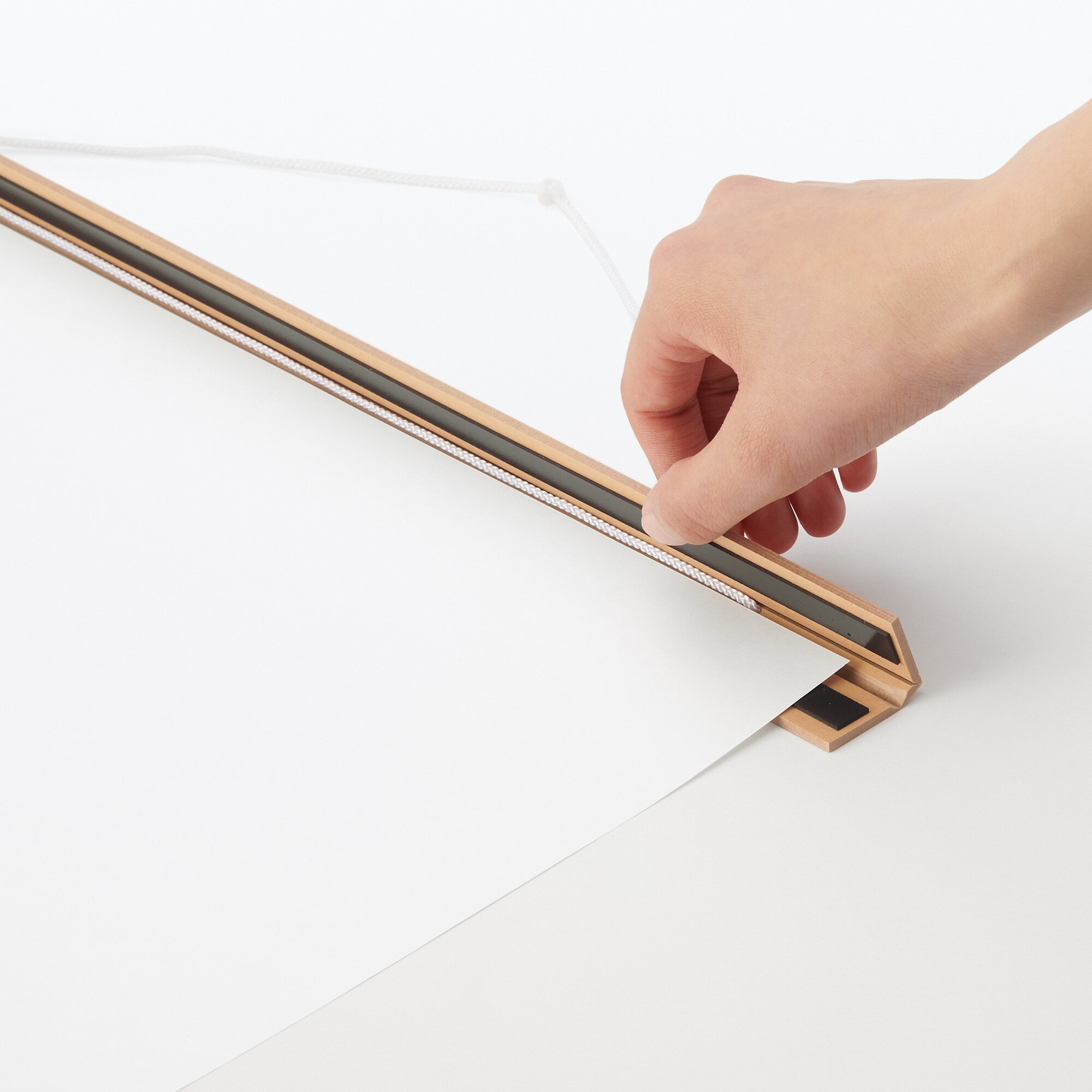 ポスターマグネットハンガー