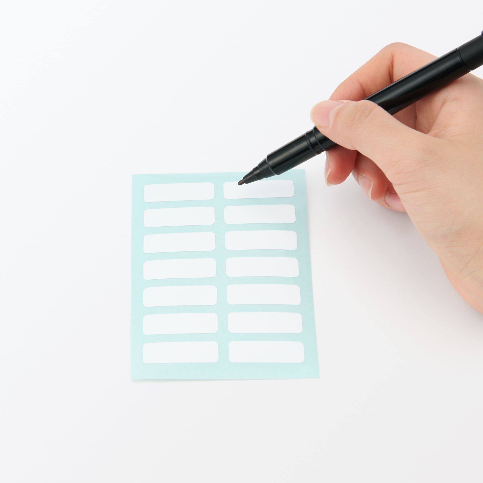 布にも貼れるラベルシール・ノンアイロンタイプ・１片／３０×１０ｍｍ