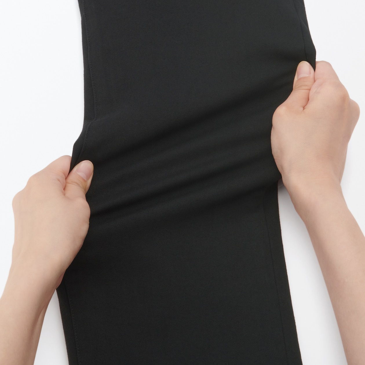 縦横ストレッチチノスリムテーパードパンツ　股下７５