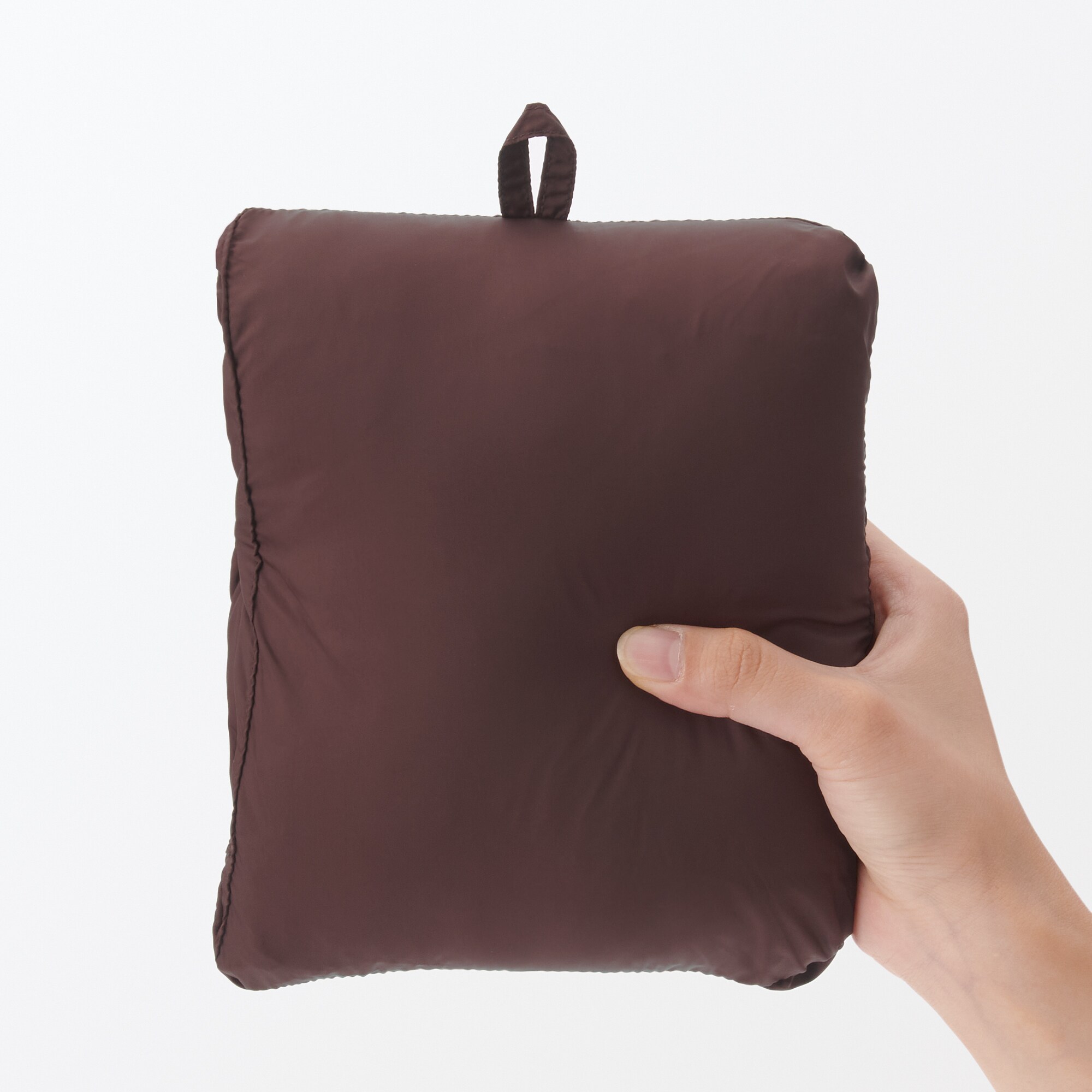 軽量ダウンノーカラーベスト（帯電防止裏地）