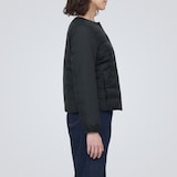 軽量ダウンノーカラージャケット（帯電防止裏地）