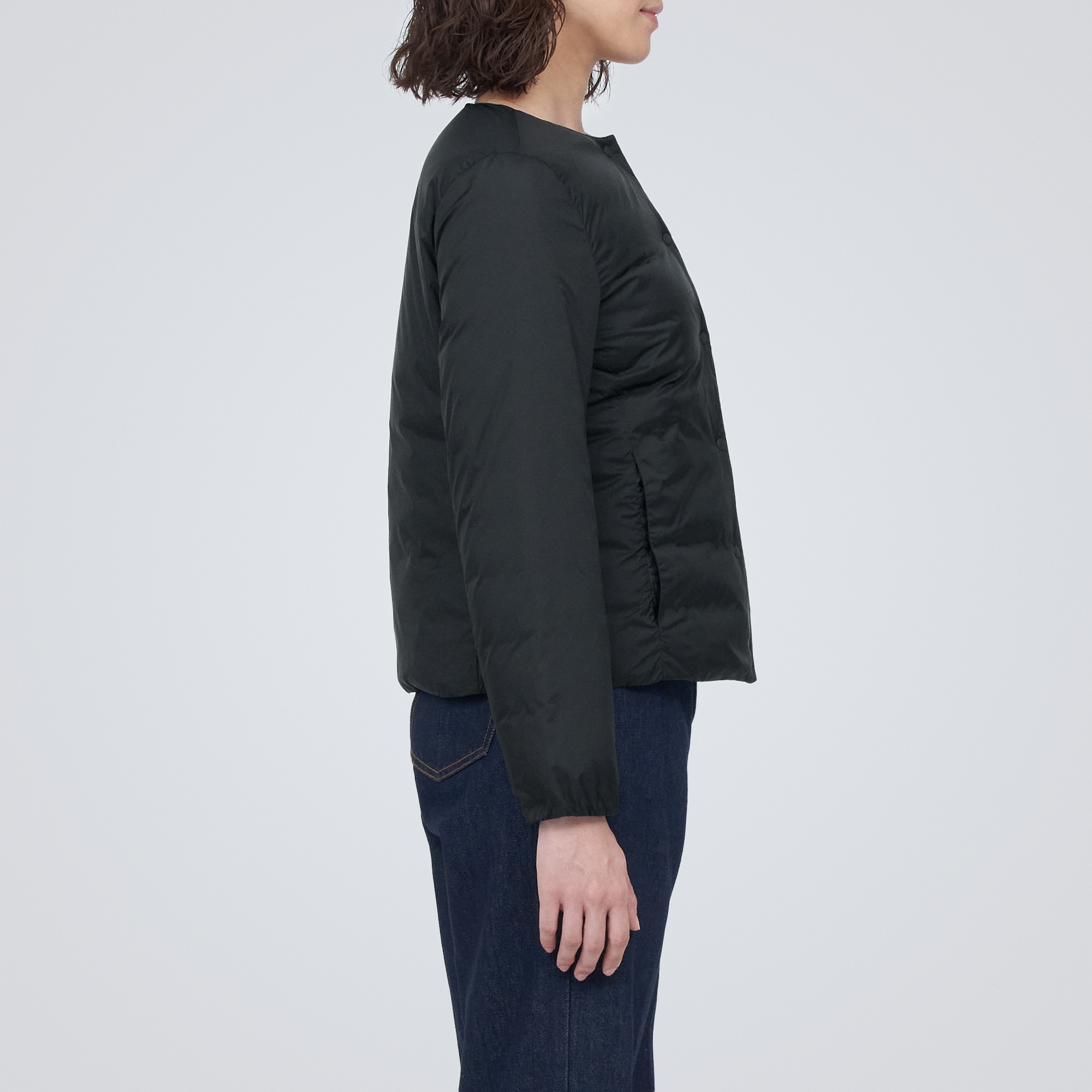 軽量ダウンノーカラージャケット（帯電防止裏地）