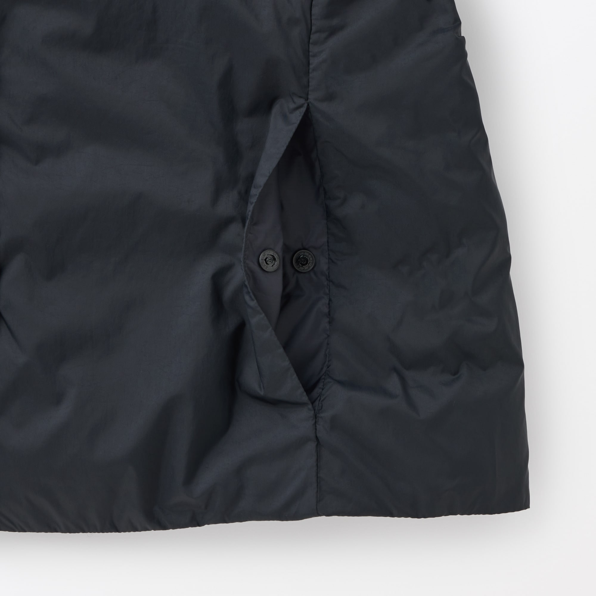 軽量ダウンノーカラージャケット（帯電防止裏地）