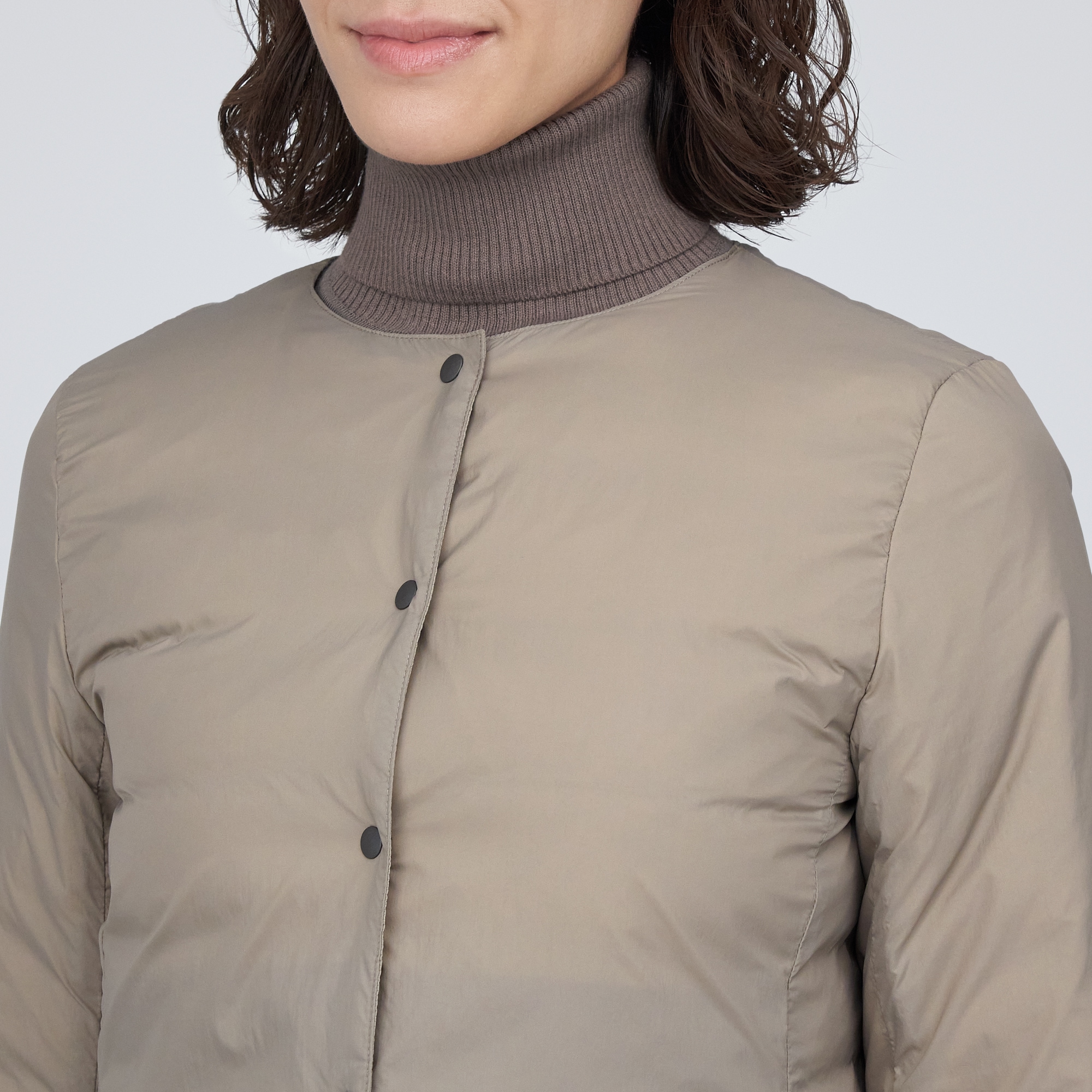 軽量ダウンノーカラージャケット（帯電防止裏地）