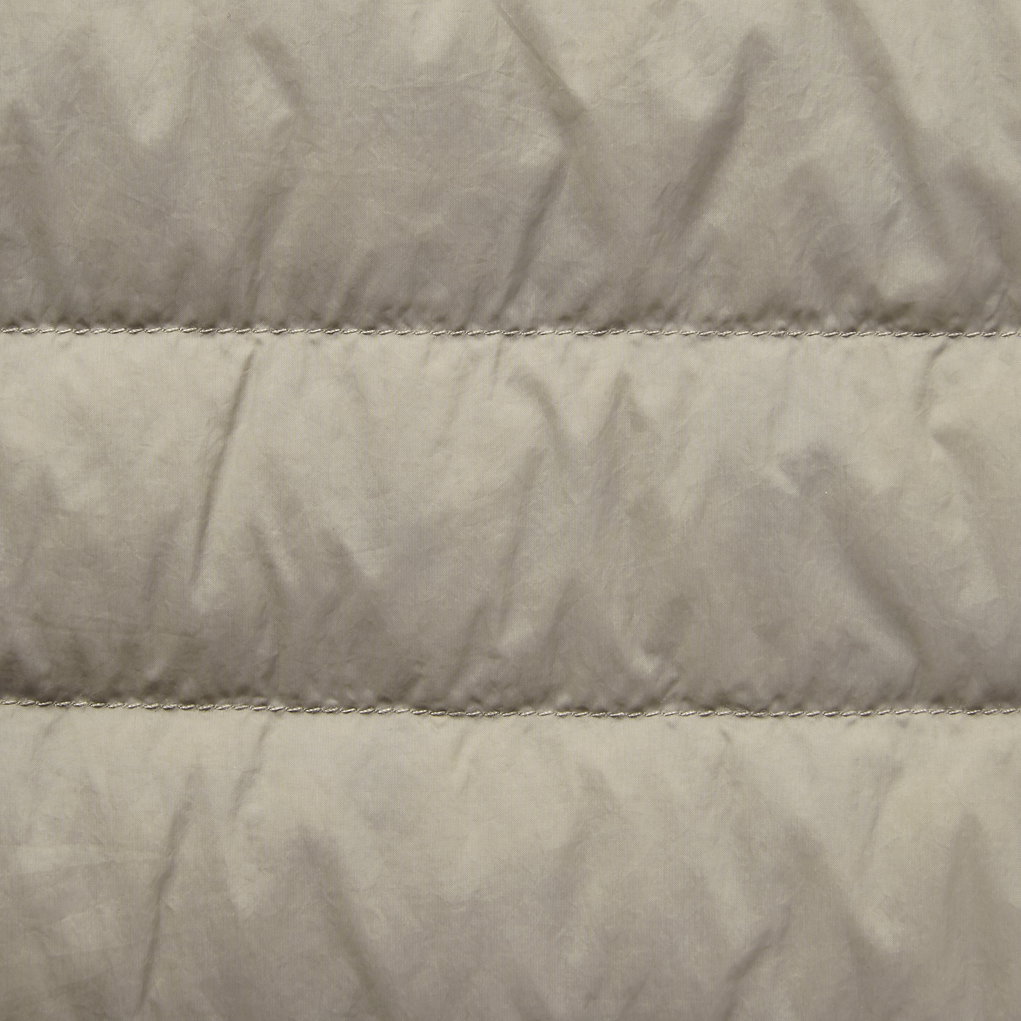 軽量ダウンノーカラーベスト（帯電防止裏地）