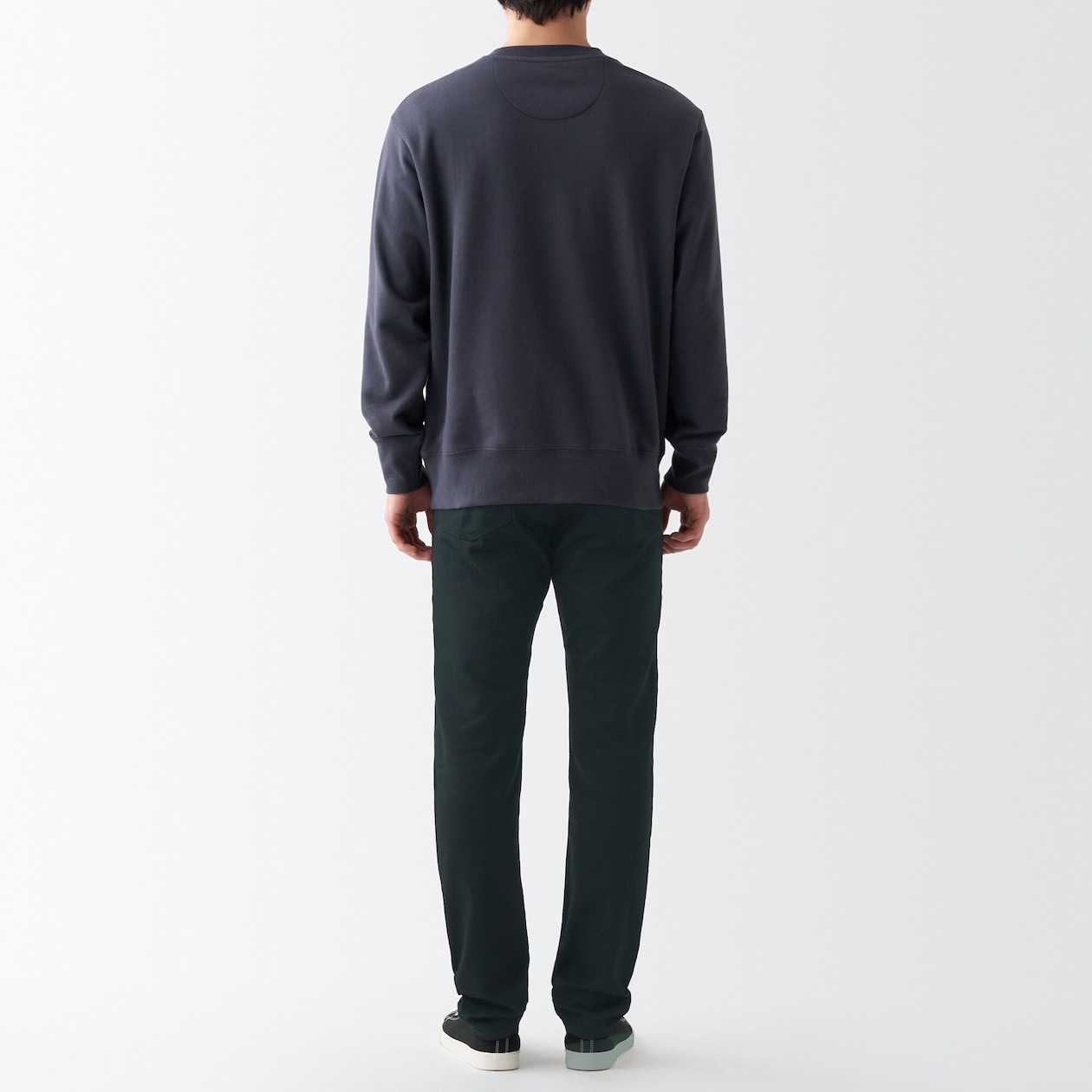 ストレッチデニムスリムパンツ　股下８２ｃｍ　黒