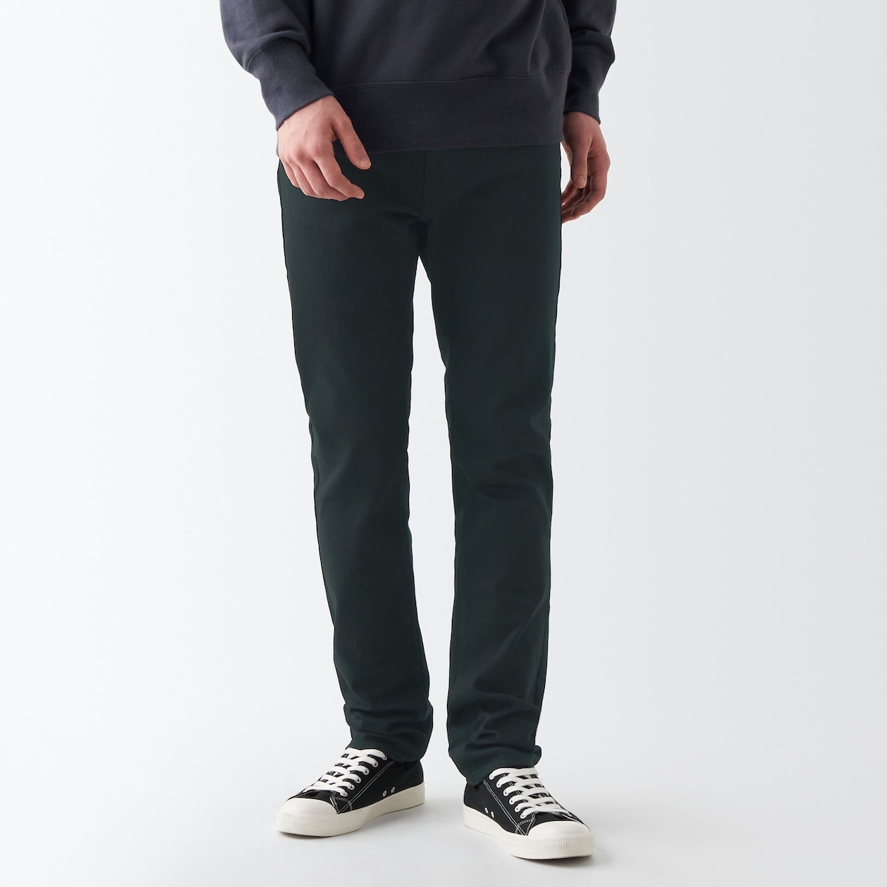 ストレッチデニムスリムパンツ　股下８２ｃｍ　黒
