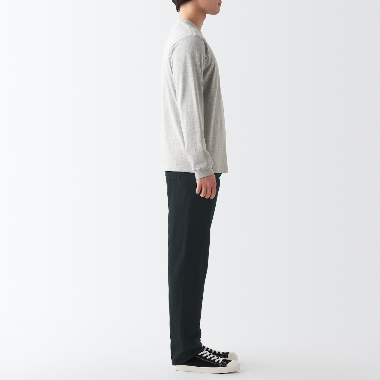 デニムレギュラーパンツ　股下８２ｃｍ　黒