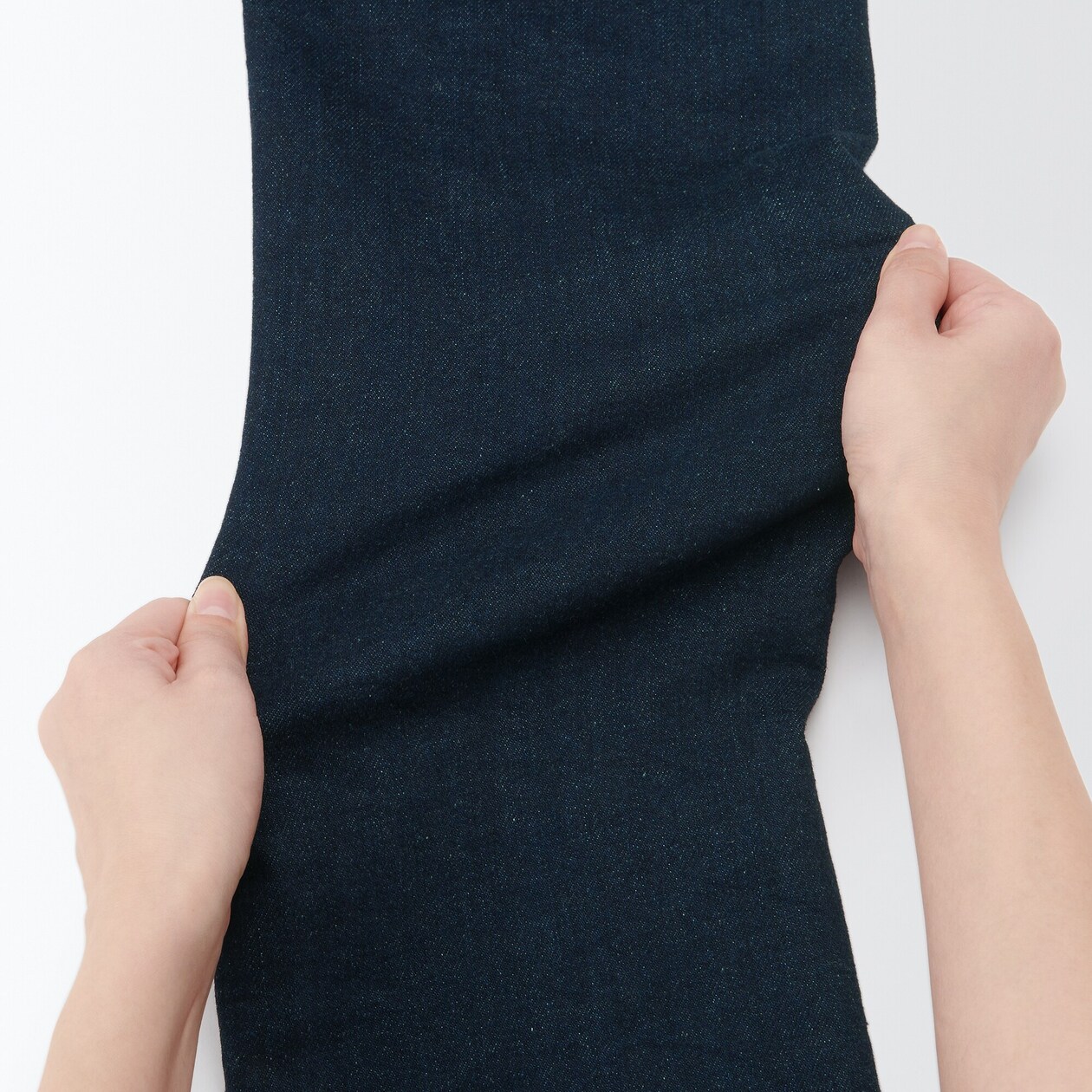 ストレッチデニムスリムパンツ　股下８２ｃｍ　ダークネイビー