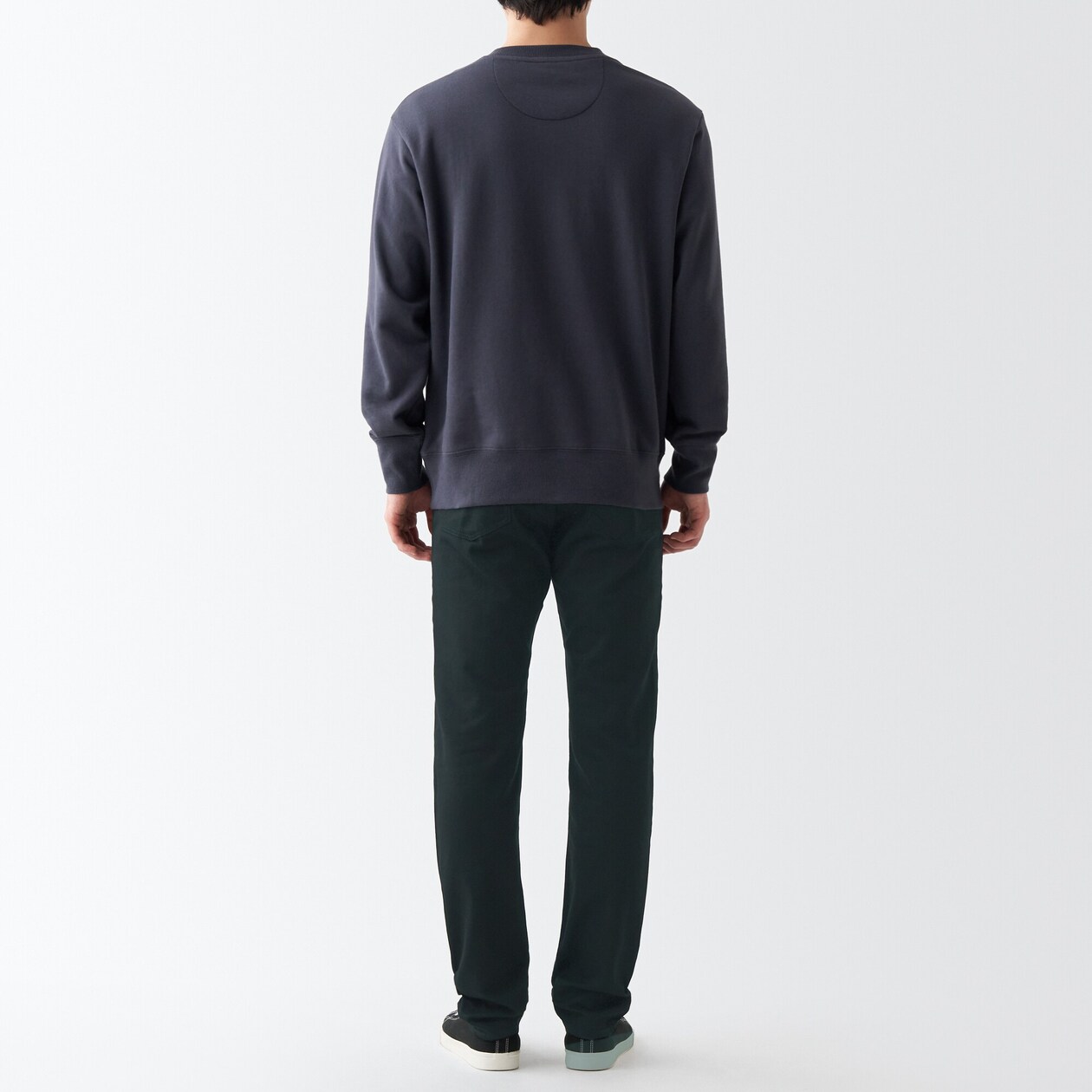 ストレッチデニムスリムパンツ　股下８２ｃｍ　黒