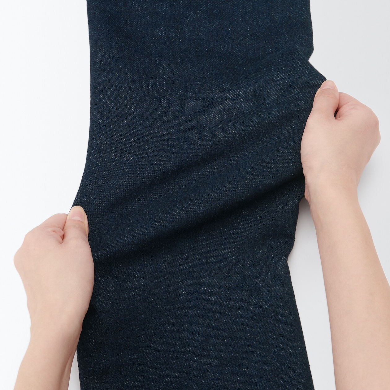 ストレッチデニムスリムパンツ　股下８２ｃｍ　ダークネイビー