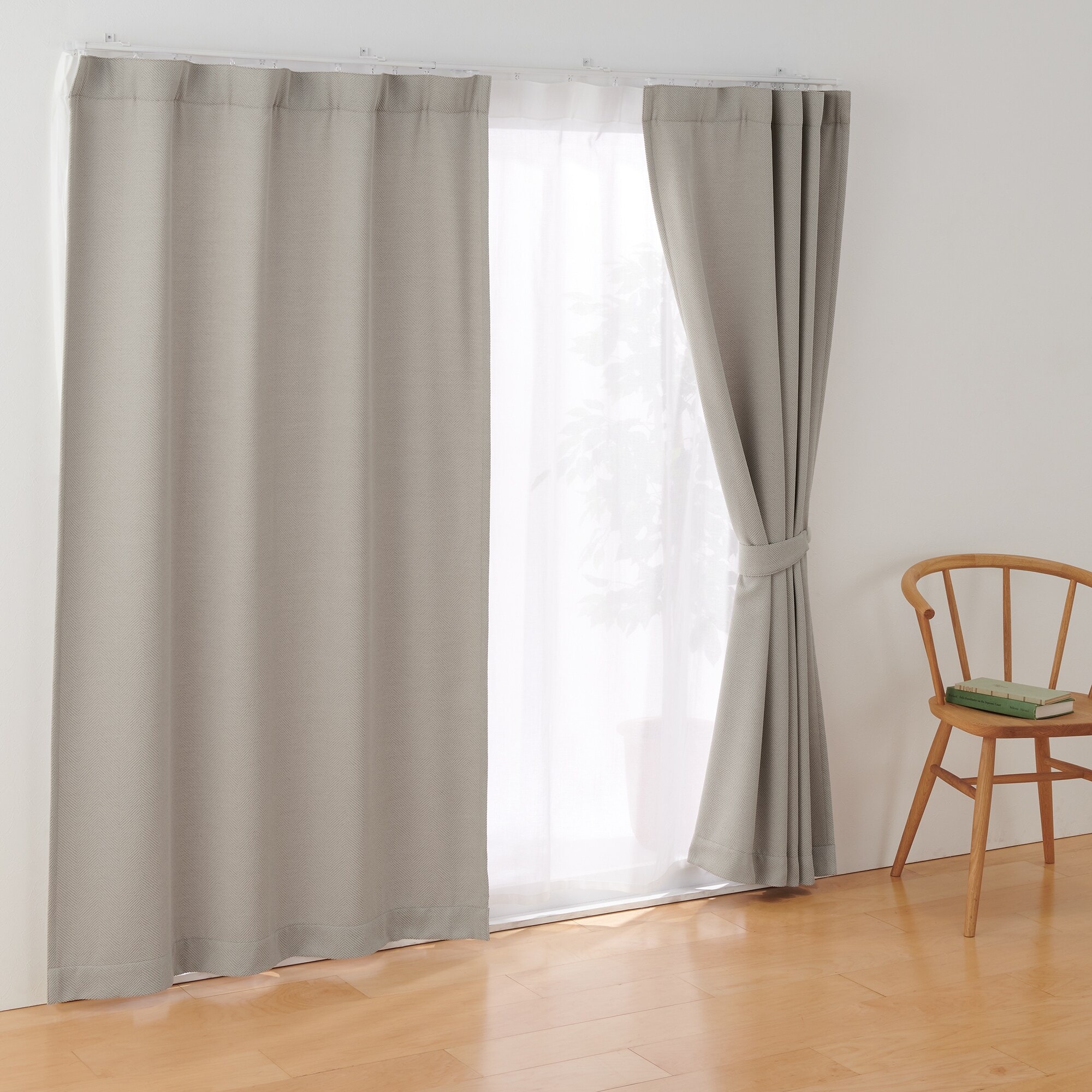 ポリエステルシェニールヘリンボーン（防炎）ノンプリーツカーテン／ライトブラウン