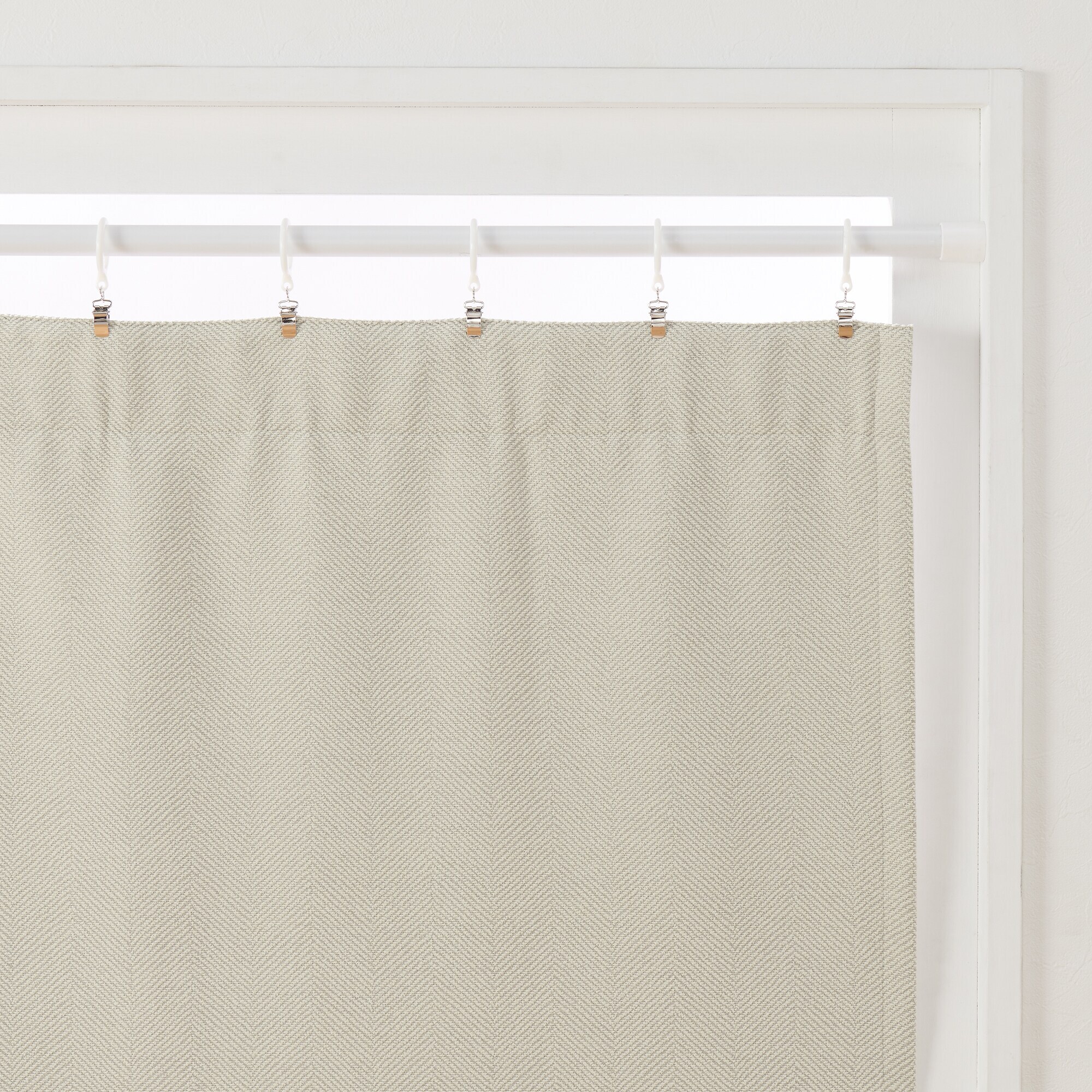 ポリエステルシェニールヘリンボーン（防炎）ノンプリーツカーテン／遮光裏地付／ライ