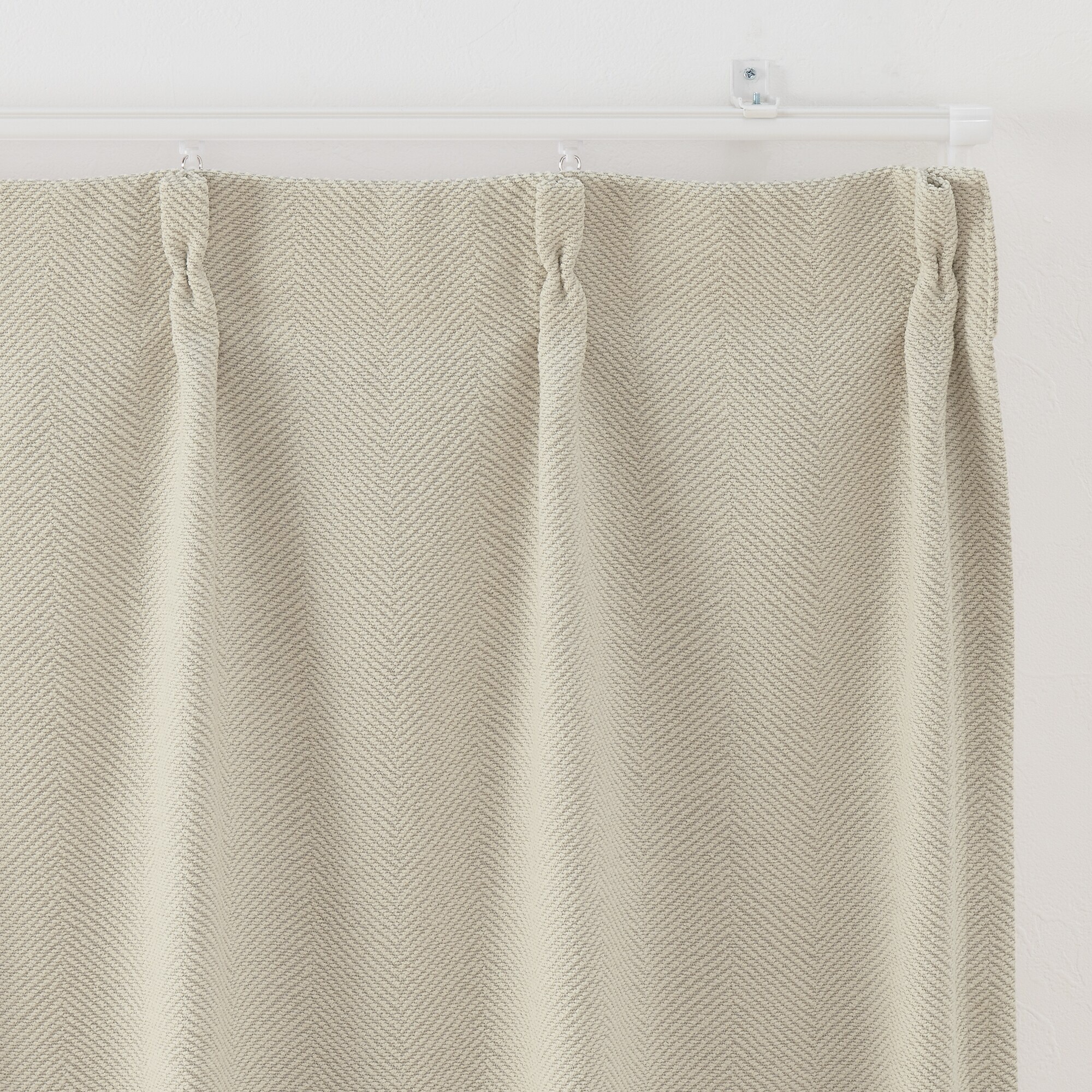 ポリエステルシェニールヘリンボーン（防炎）プリーツカーテン／遮光裏地付／ライトブ