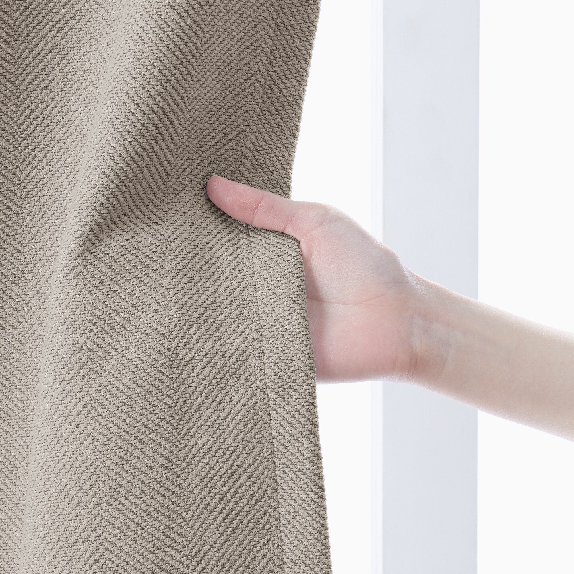 ポリエステルシェニールヘリンボーン（防炎）ノンプリーツカーテン