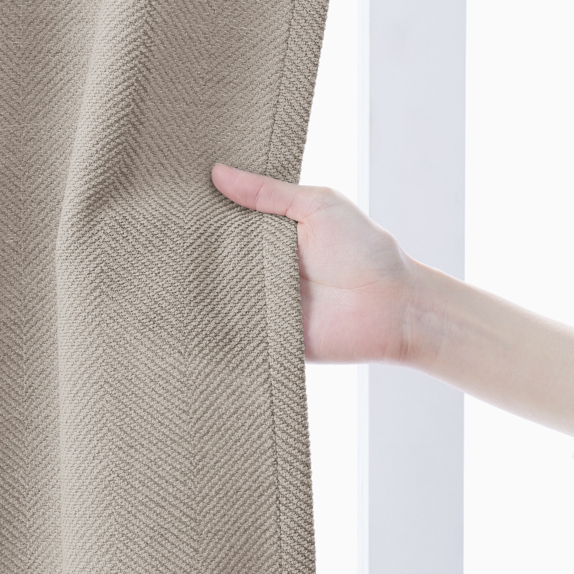 ポリエステルシェニールヘリンボーン（防炎）プリーツ２倍／ライトブラウン