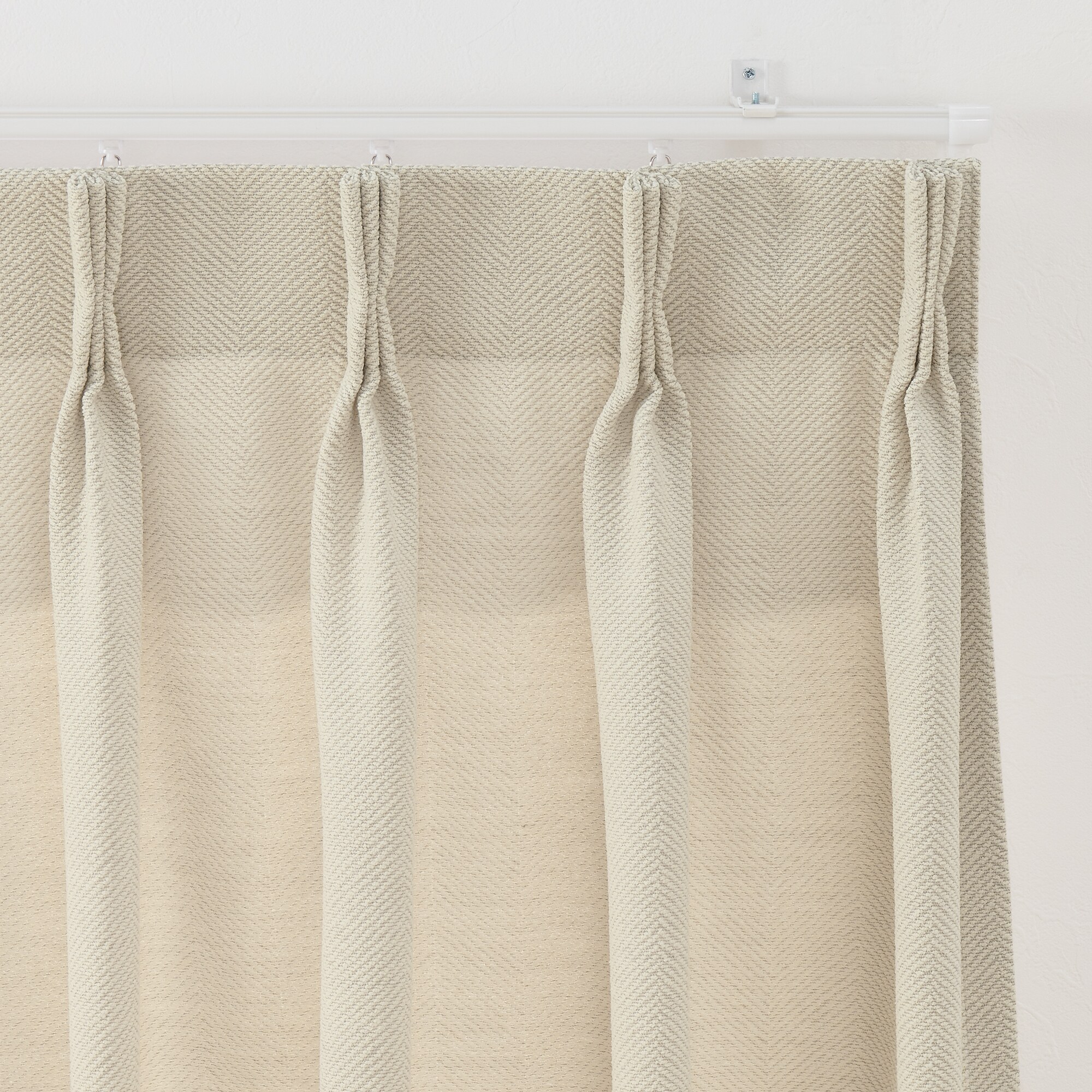 ポリエステルシェニールヘリンボーン（防炎）プリーツ2倍／ライト