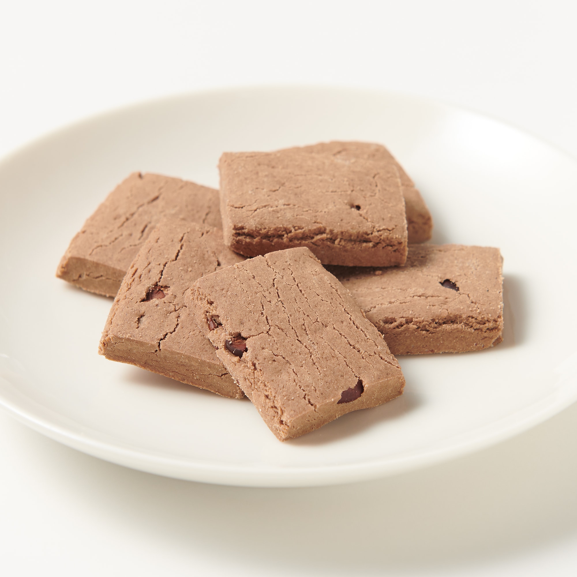 植物素材を生かしたお菓子　ココアとカカオニブのサブレ