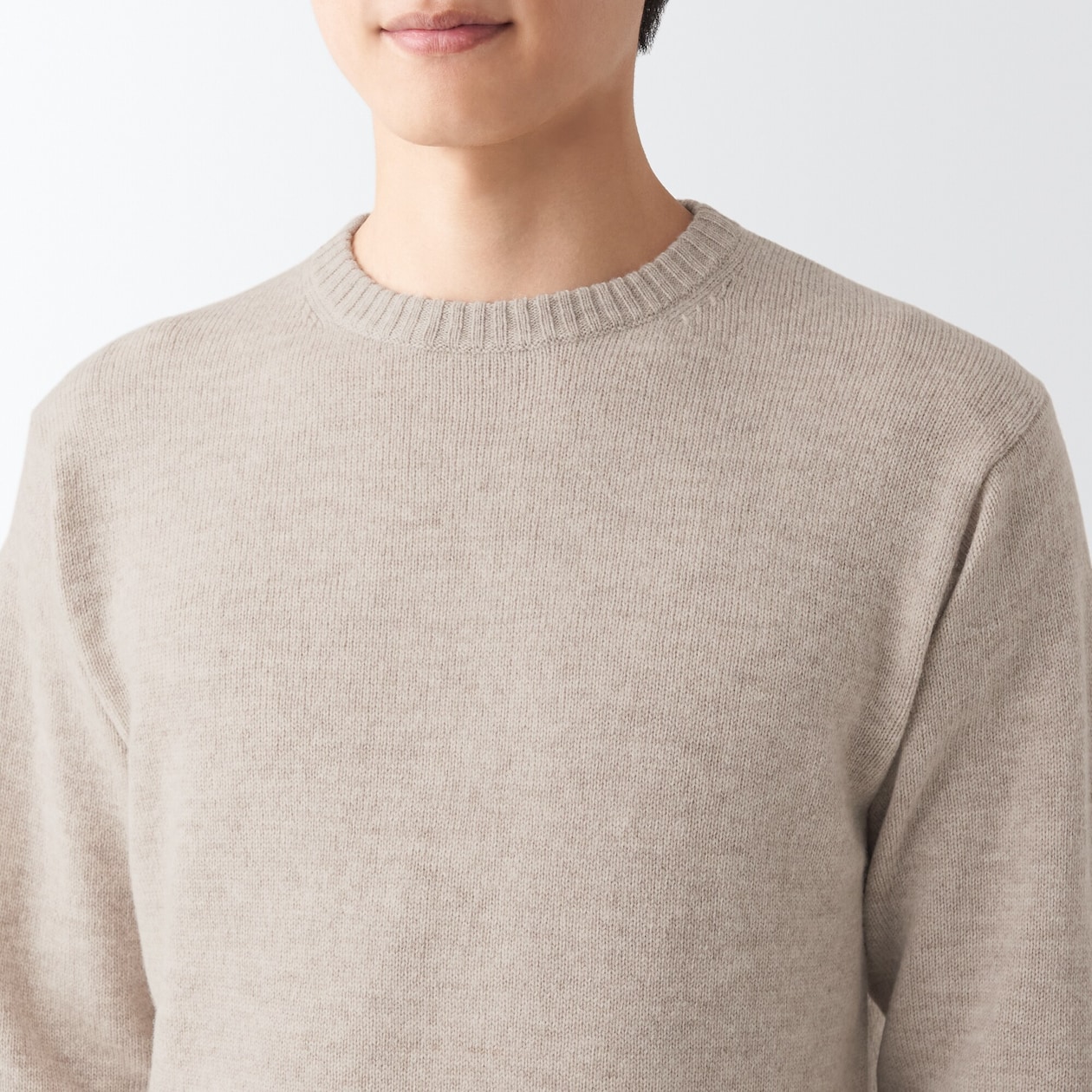 洗えるウールミドルゲージクルーネックセーター