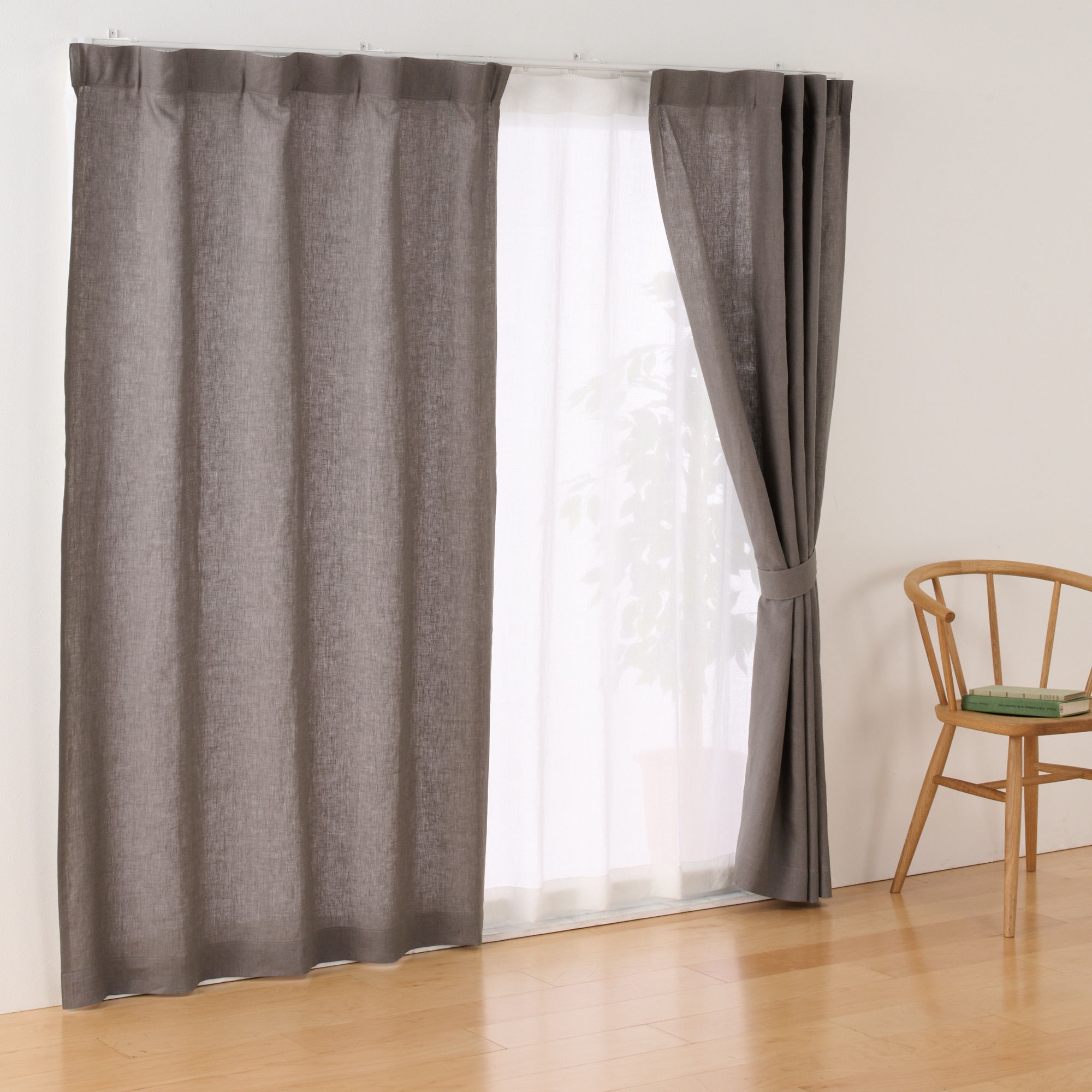 麻平織ノンプリーツカーテン／チャコールグレー