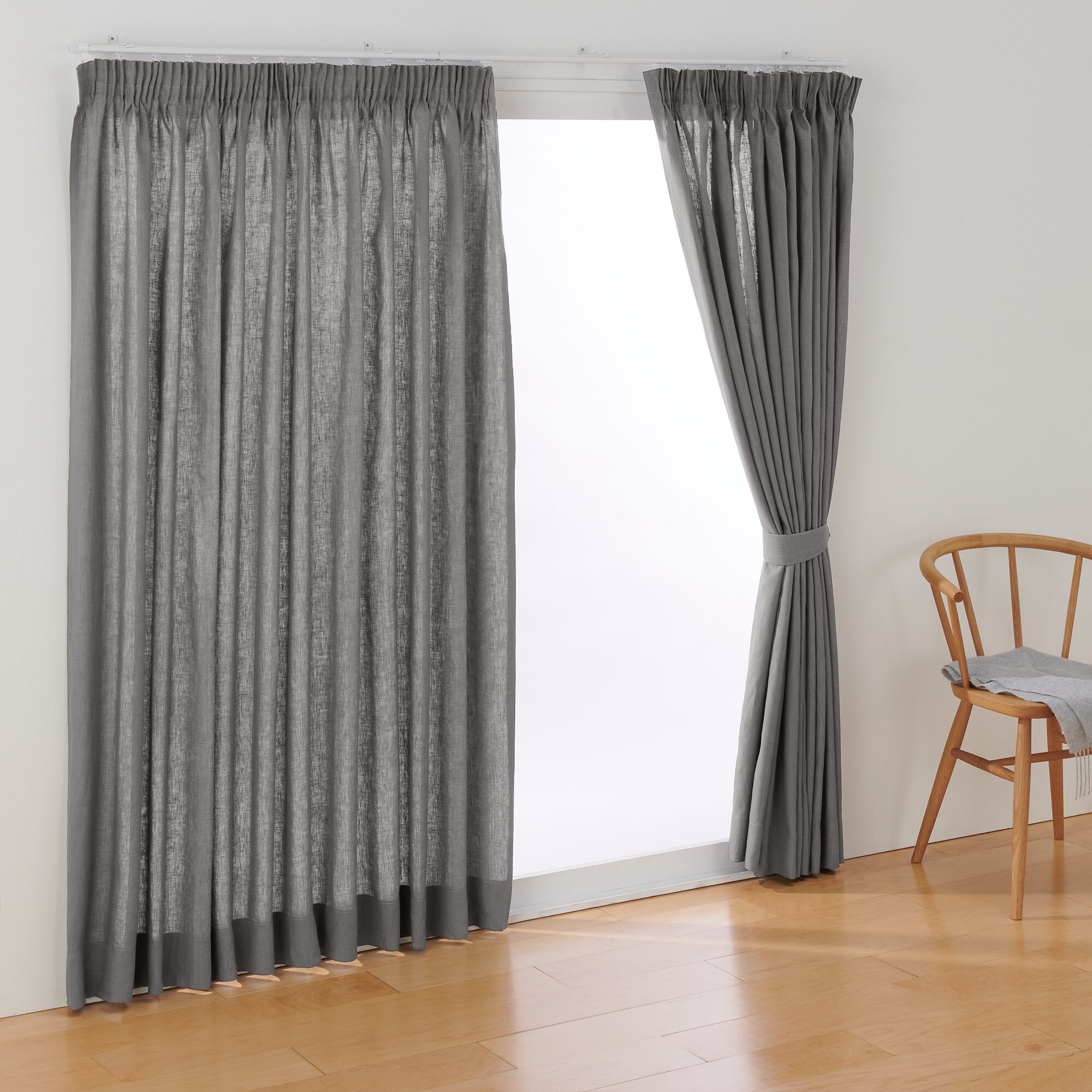 麻平織ギャザーカーテン／チャコールグレー