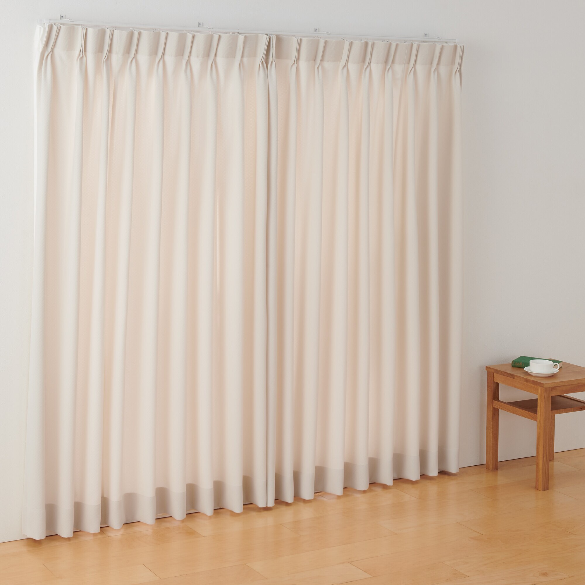 ポリエステル鹿の子織２倍ヒダカーテン／アイボリー