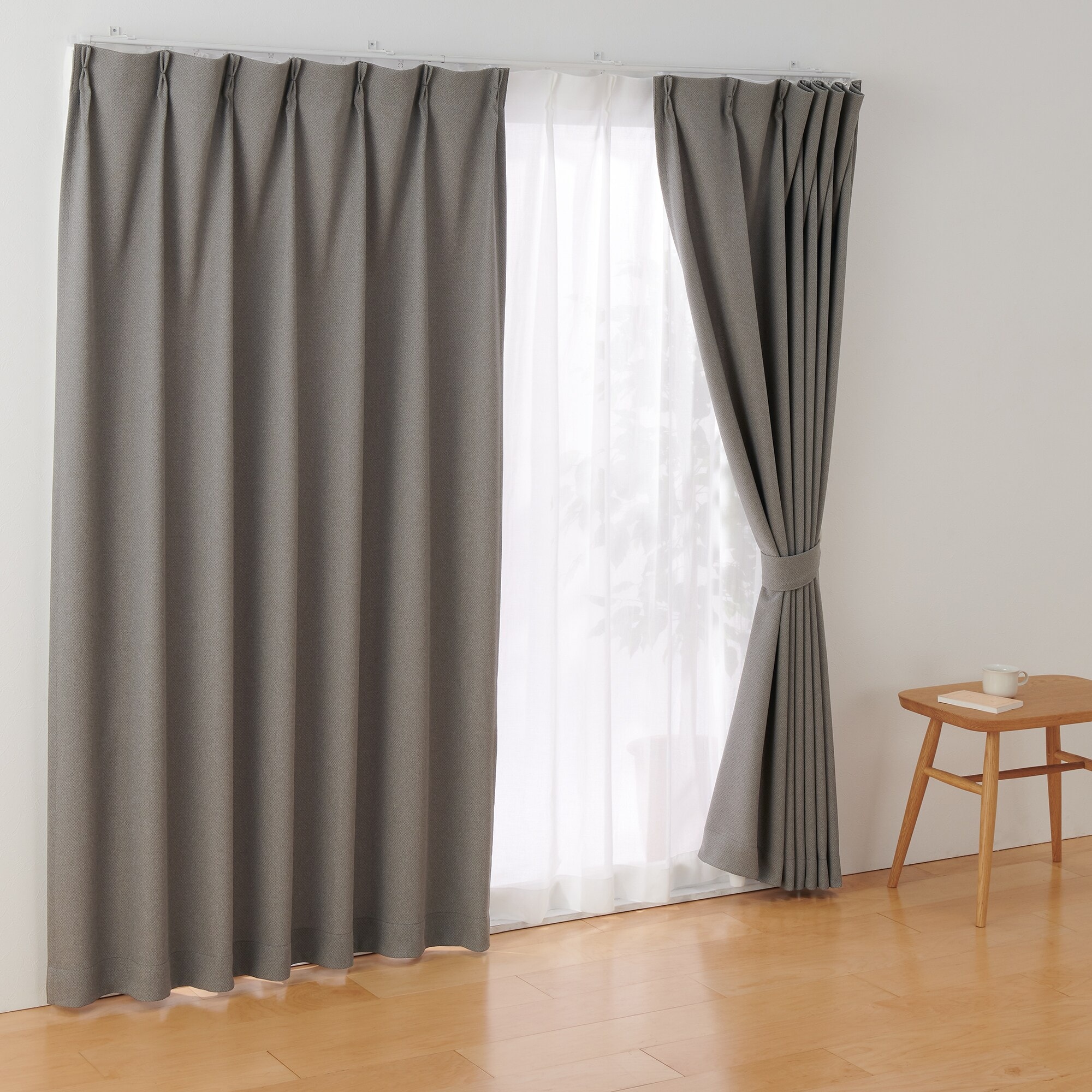 ポリエステル鹿の子織プリーツカーテン／チャコールグレー | 無印良品