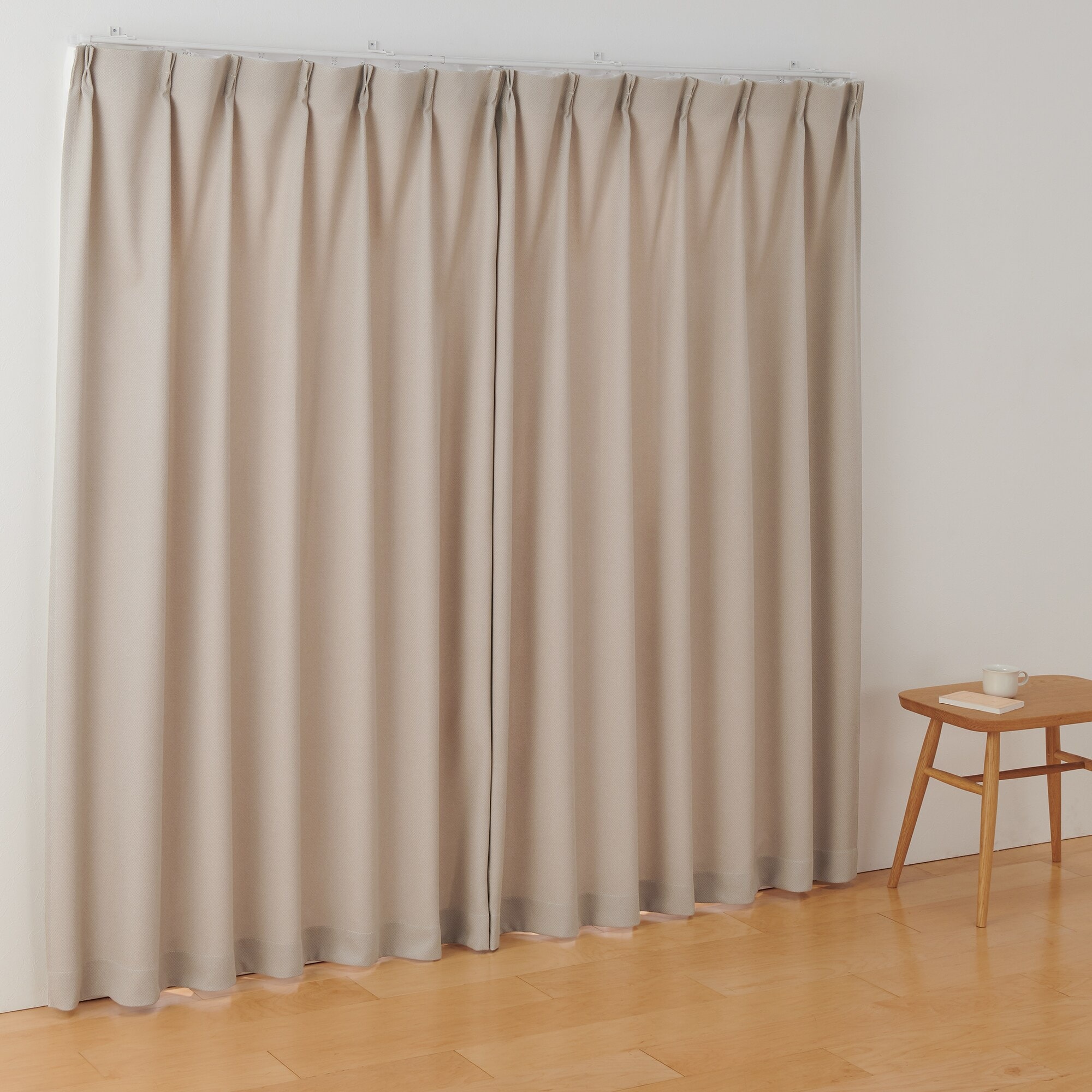 ポリエステル鹿の子織プリーツカーテン／ライトブラウン