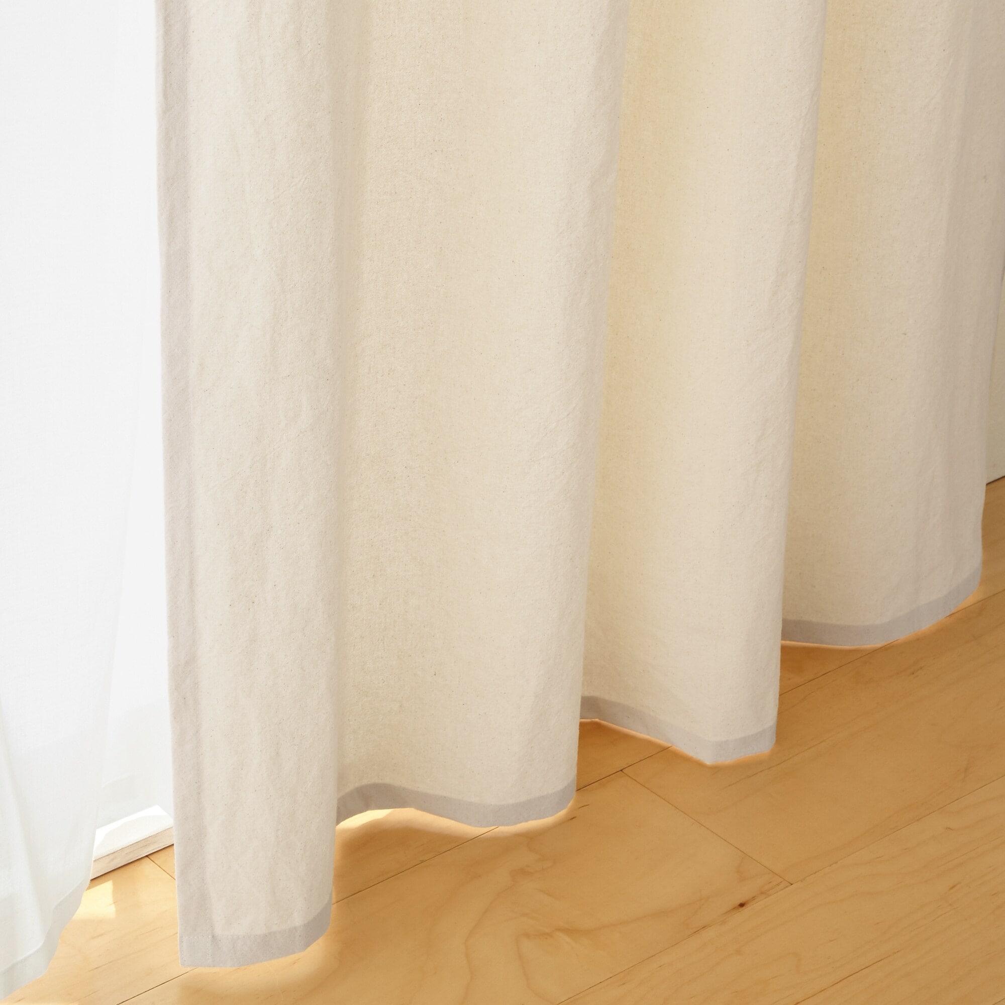 綿洗いざらし平織ノンプリーツカーテン／生成