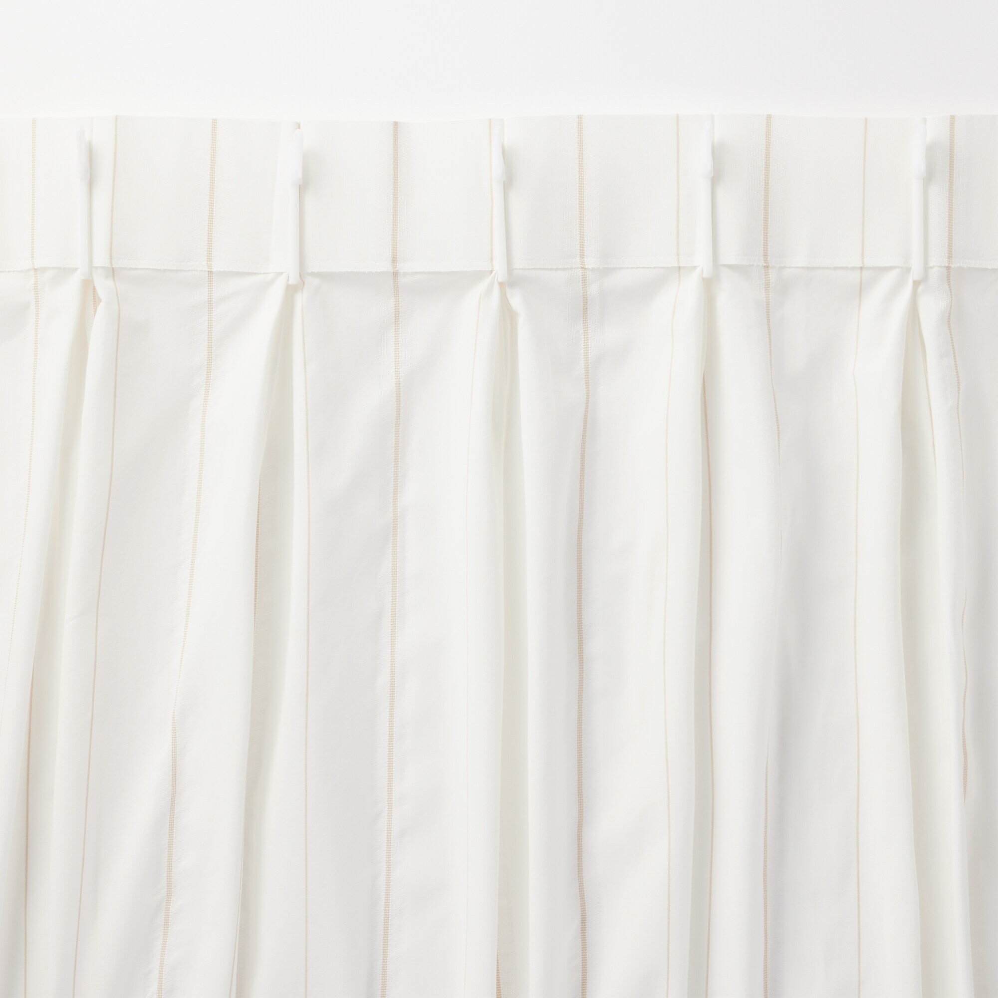 綿空き羽　レース２倍ヒダプリーツカーテン／ベージュストライプ