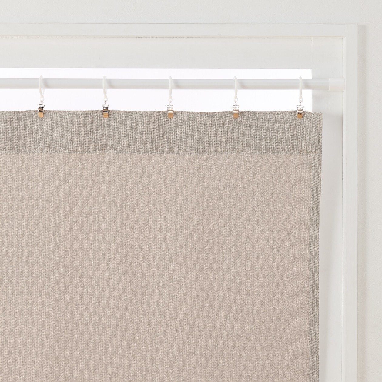 ポリエステル鹿の子織ノンプリーツカーテン／ライトブラウン