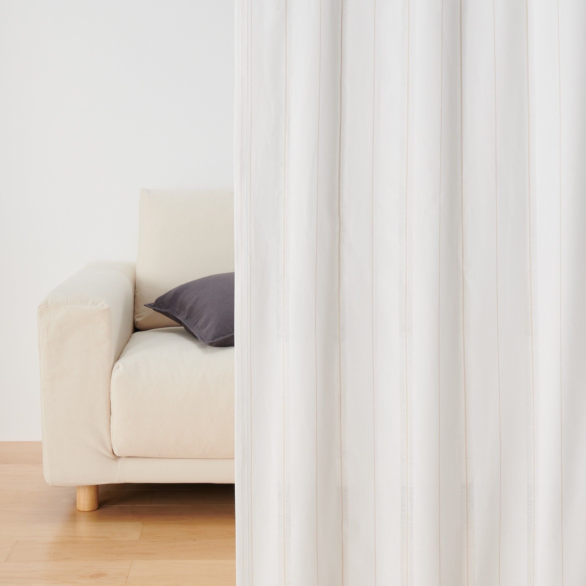 綿空き羽　レースノンプリーツカーテン／ベージュストライプ