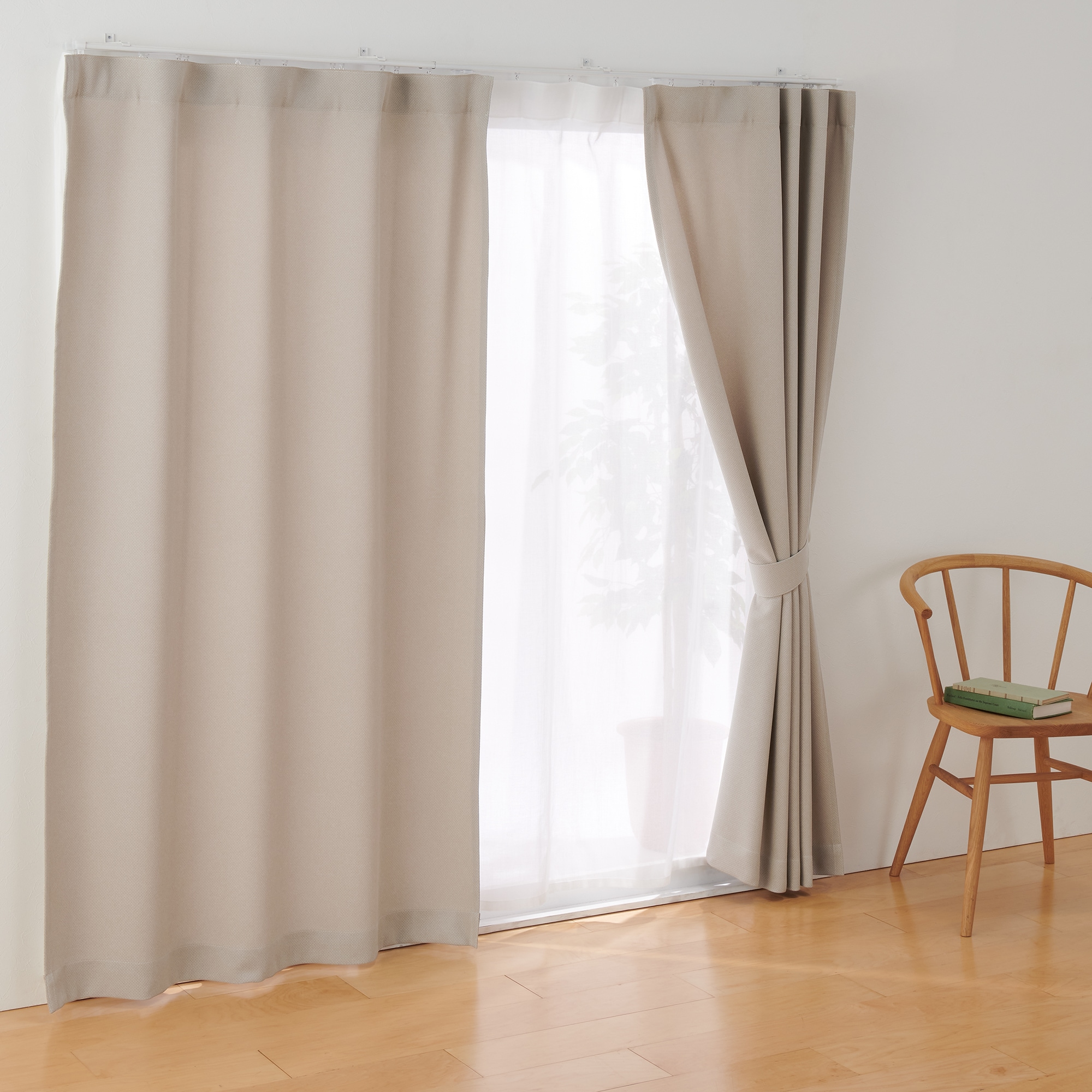 ポリエステル鹿の子織ノンプリーツカーテン／ライトブラウン