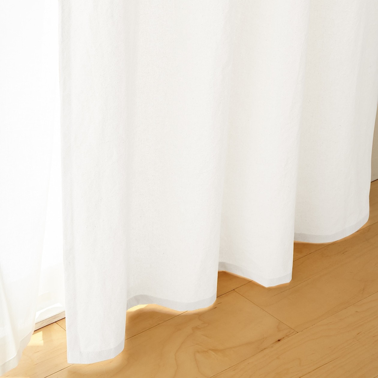 綿洗いざらし平織ノンプリーツカーテン／オフ白
