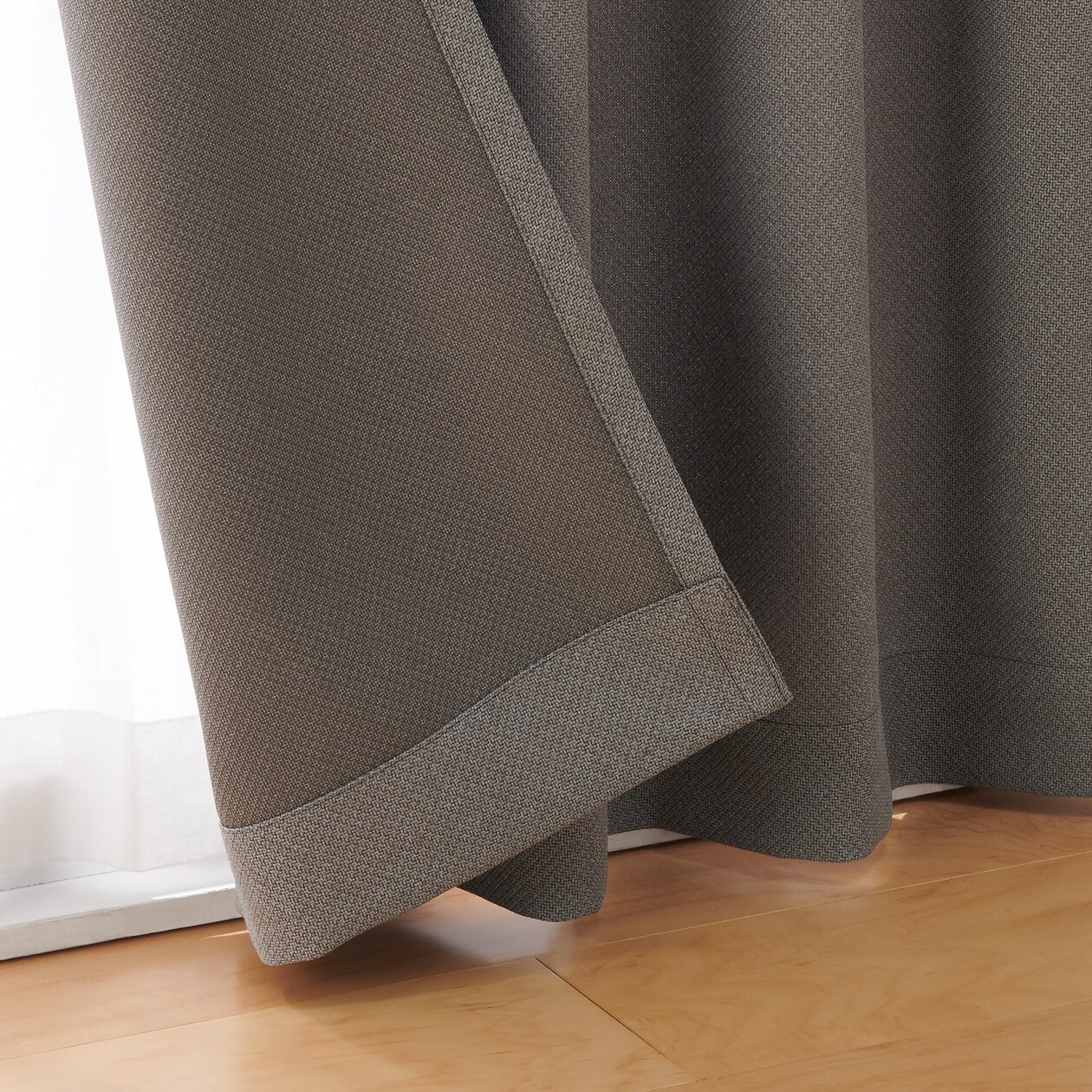 ポリエステル鹿の子織ノンプリーツカーテン／チャコールグレー