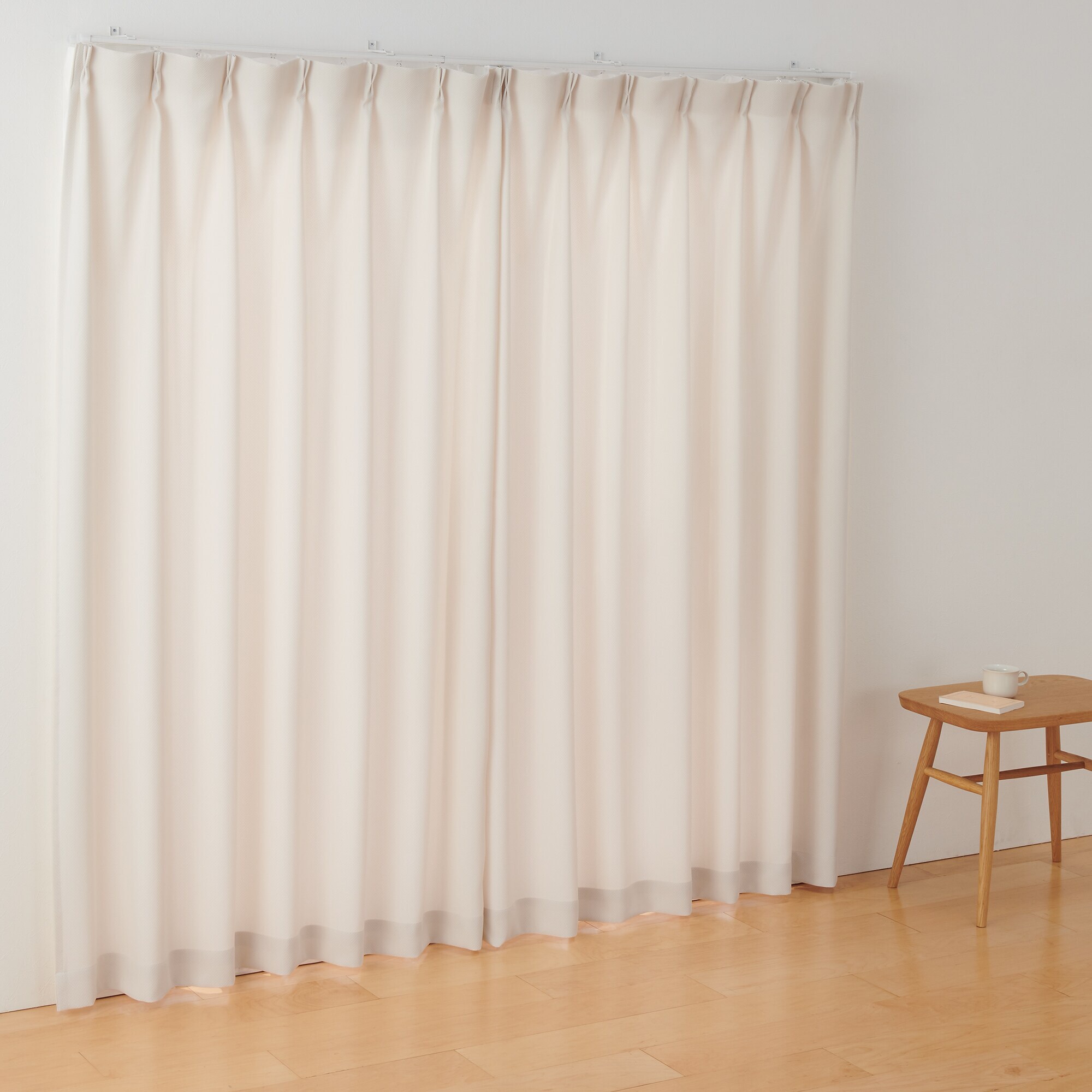 ポリエステル鹿の子織プリーツカーテン／アイボリー