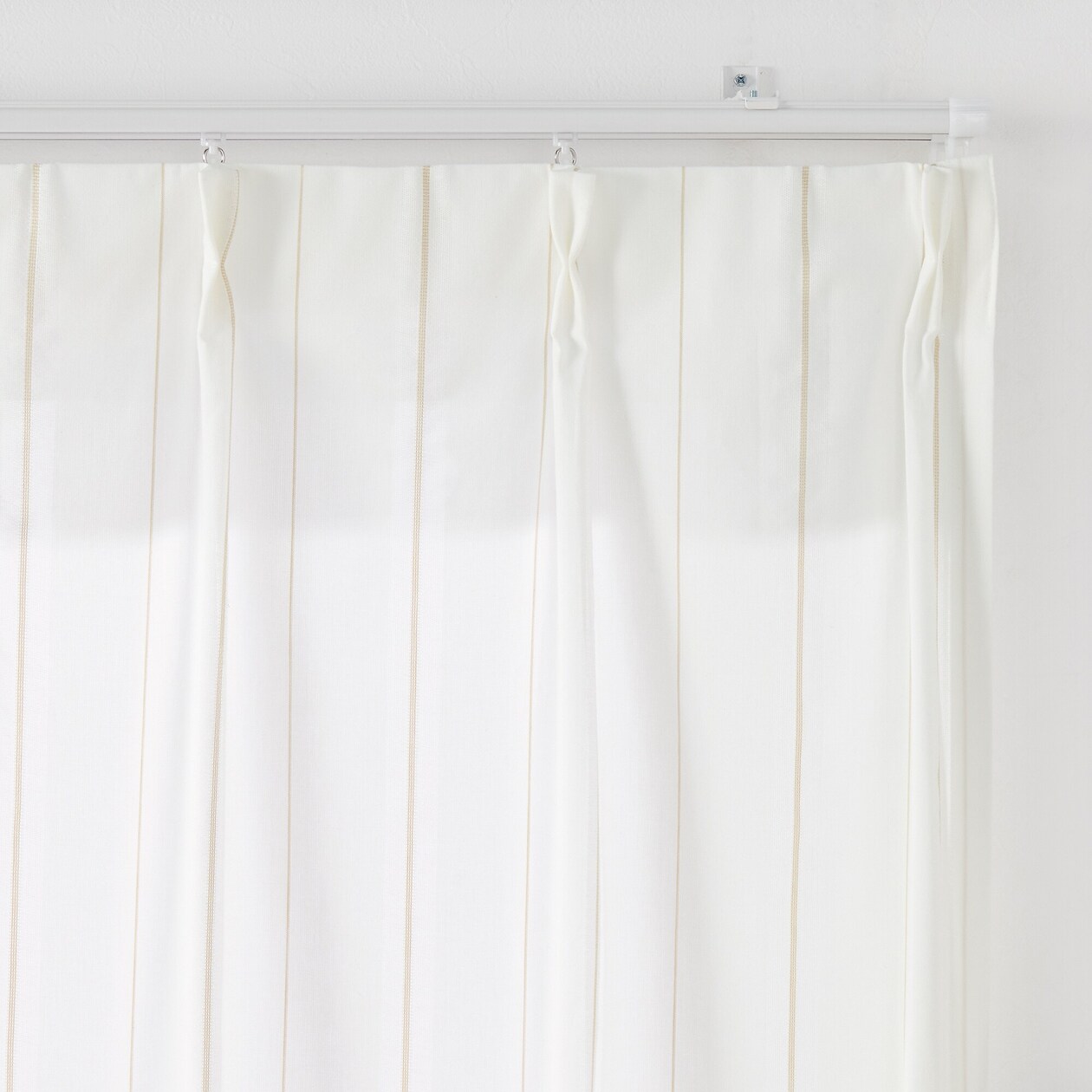綿空き羽　レースプリーツカーテン／ブルーストライプ