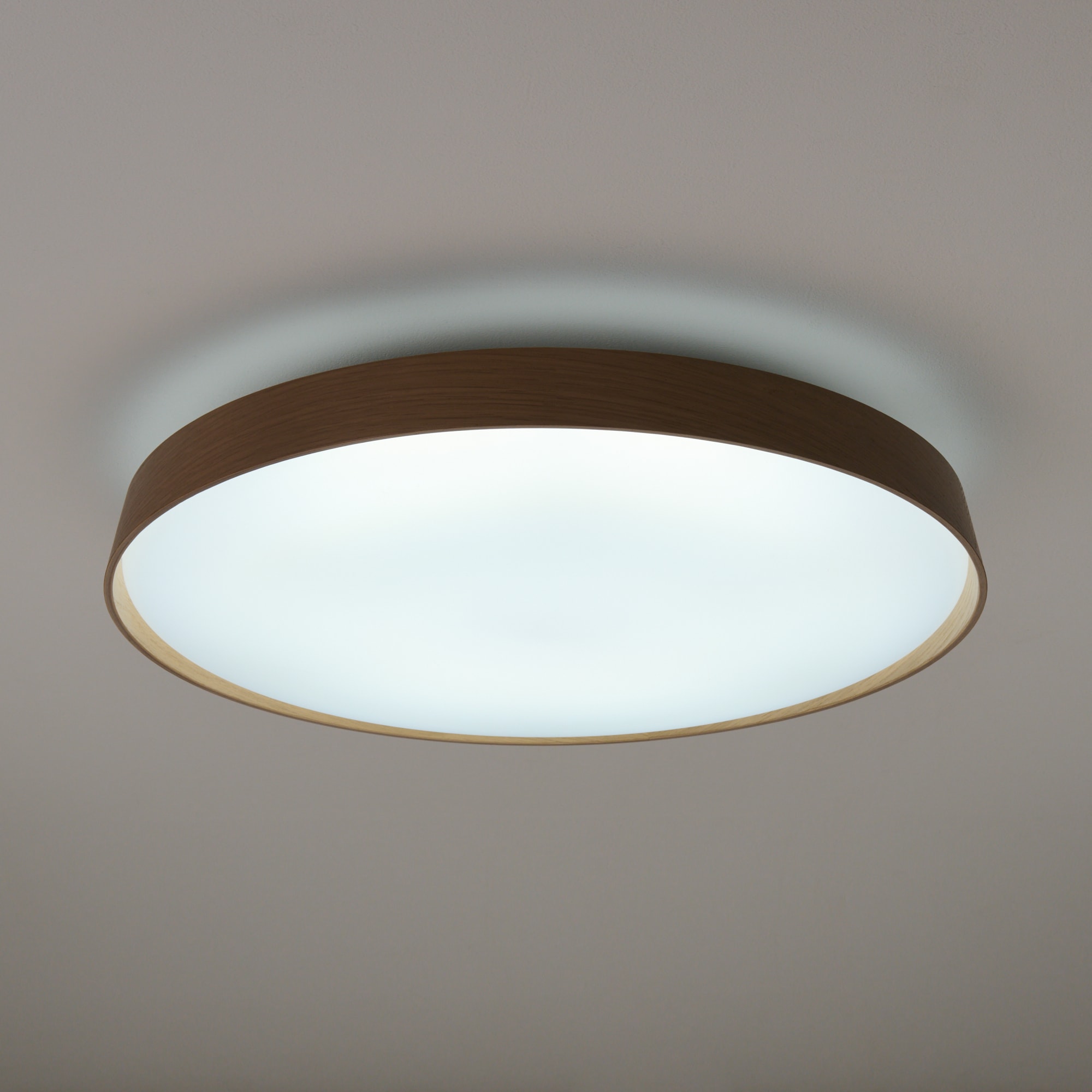 ＬＥＤ木製シーリングライト　調光調色機能付　６畳