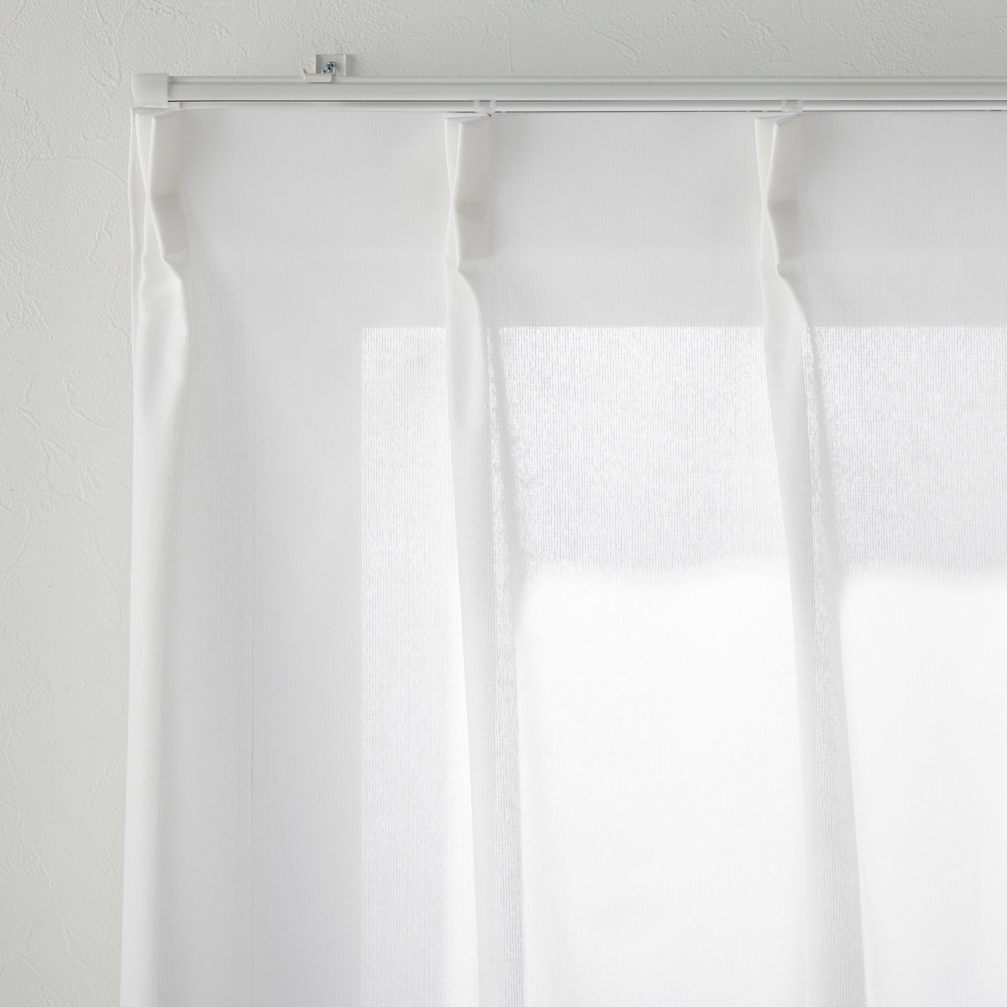 防カビポリエステル　レースプリーツカーテン／オフ白