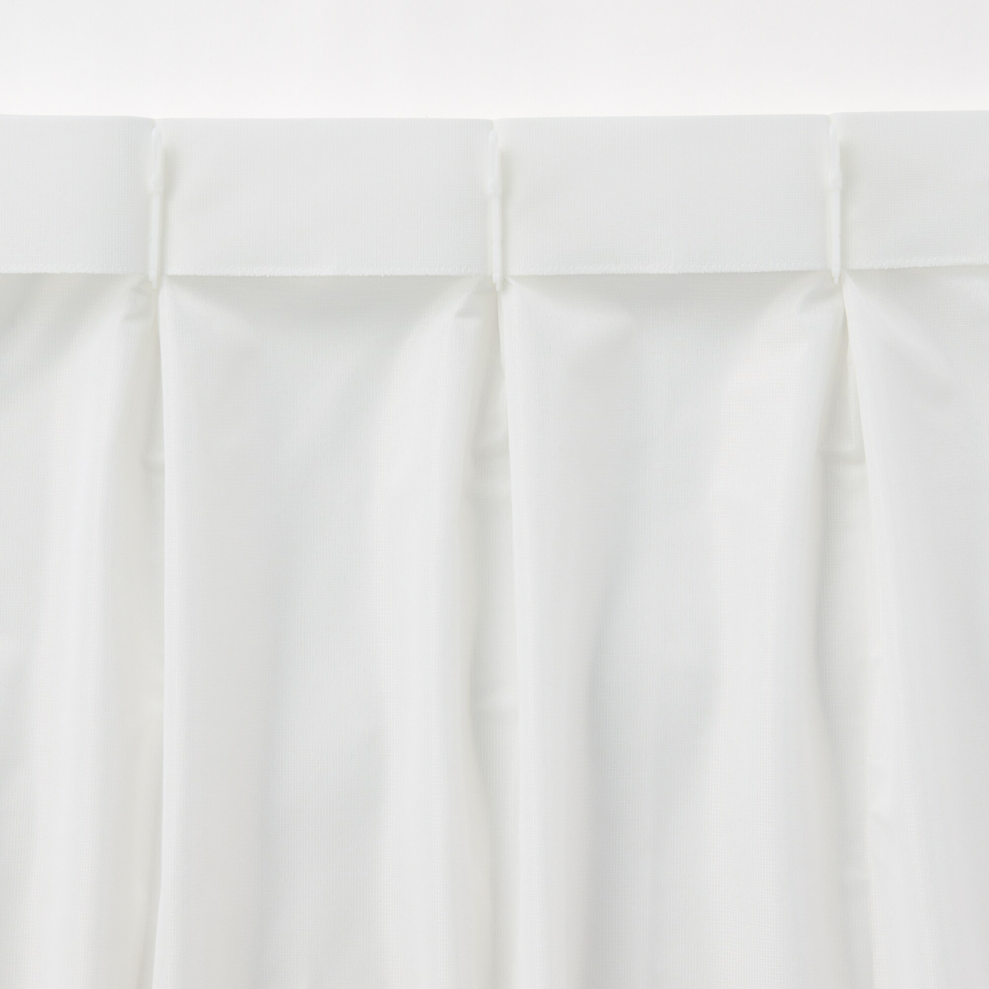 防カビポリエステル　レースプリーツカーテン／オフ白