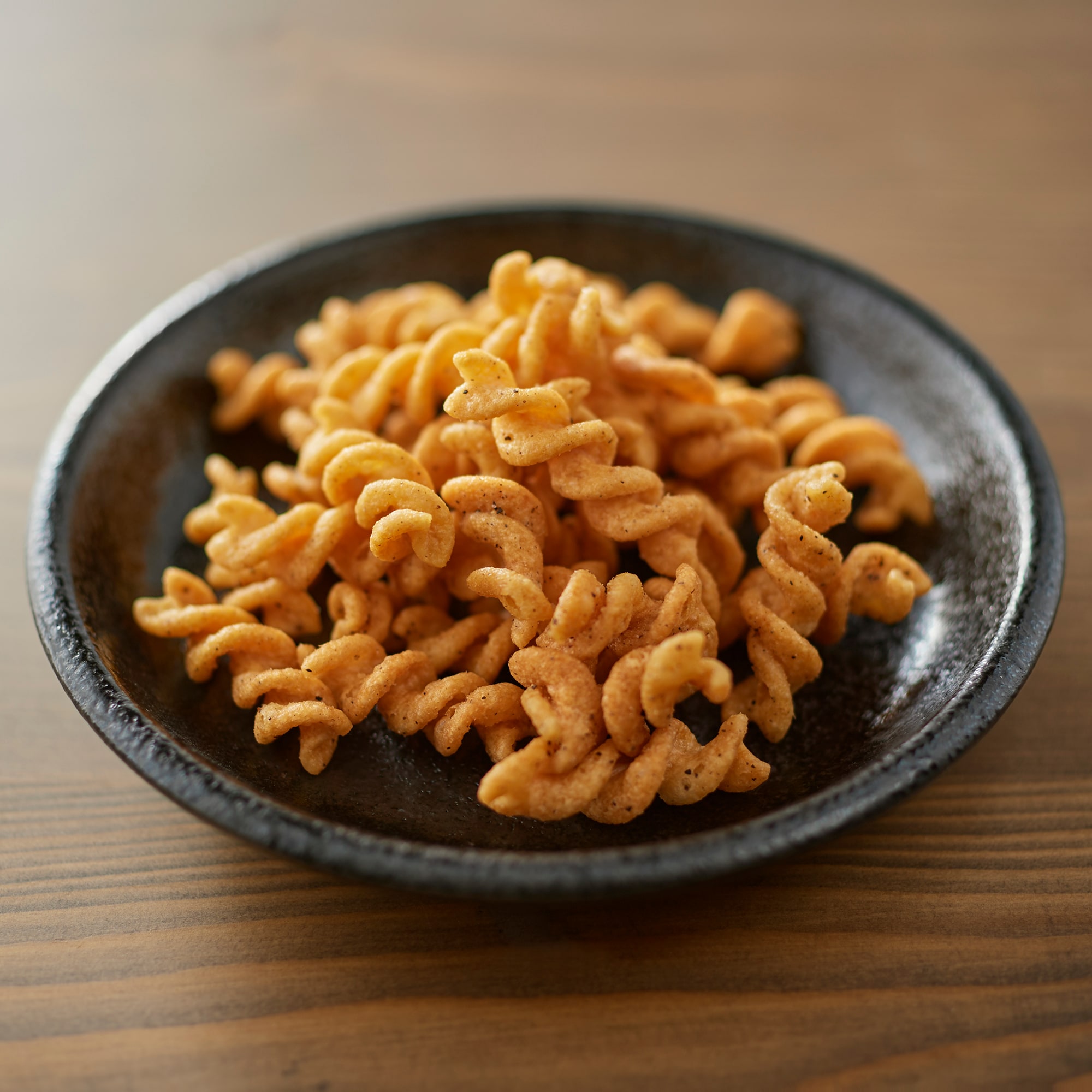 糖質１０ｇ以下のお菓子　パスタスナック　ブラックペッパー味
