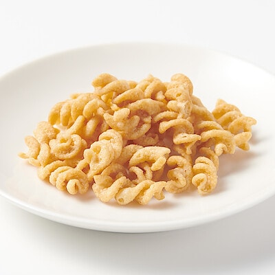 糖質１０ｇ以下のお菓子　パスタスナック　サワークリームオニオン味　３２ｇ