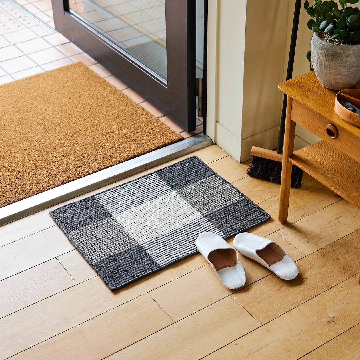 ［ＩＤＥＥ］ＬＩＮＩＥ　ＤＥＳＩＧＮ　ＢＯＬＯＧＮＡ　４５×６０ｃｍ　グレー