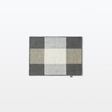 ［ＩＤＥＥ］ＬＩＮＩＥ　ＤＥＳＩＧＮ　ＢＯＬＯＧＮＡ　４５×６０ｃｍ　グレー