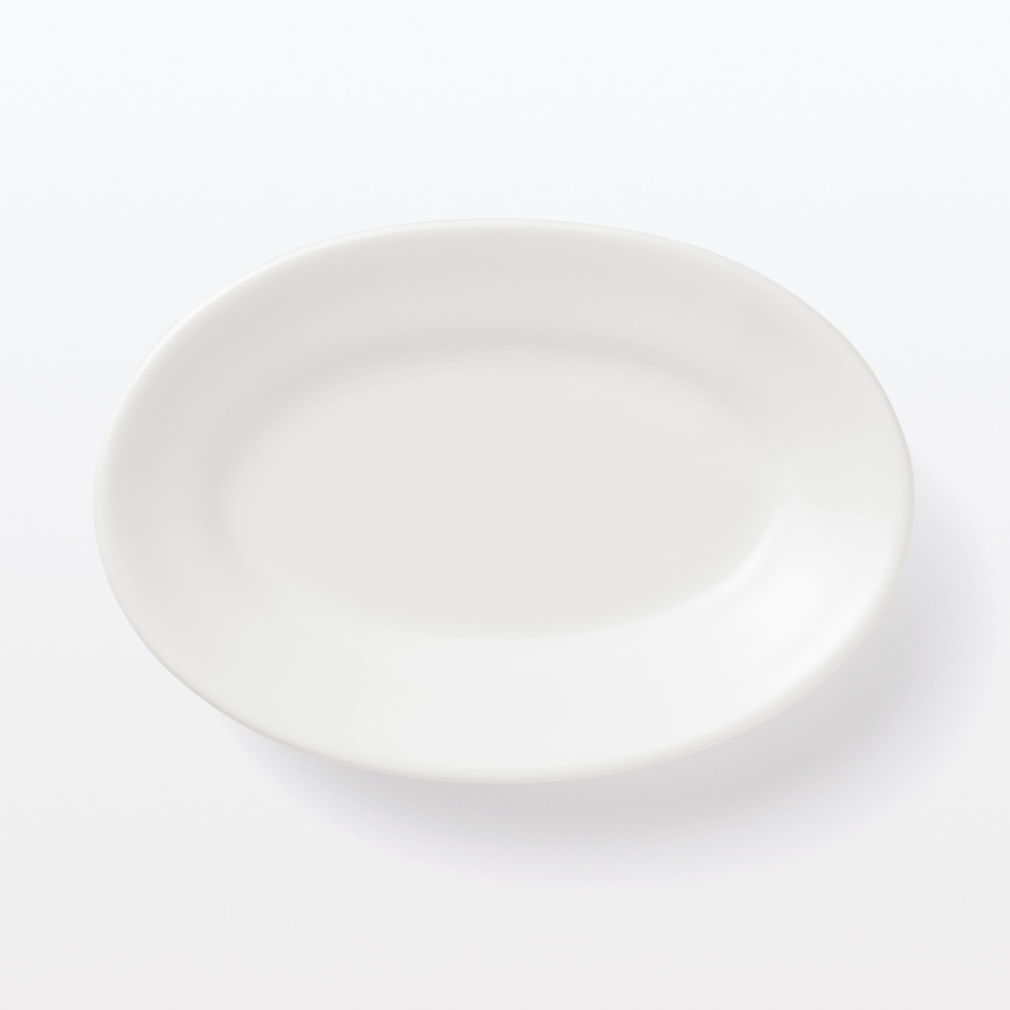 磁器　リムオーバル皿　小