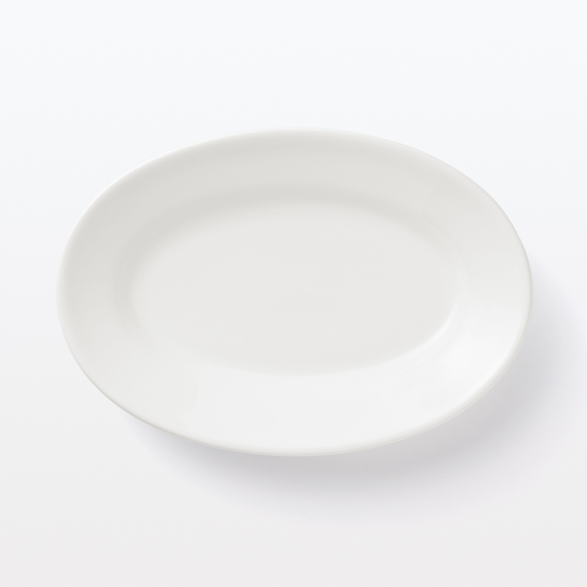 磁器　リムオーバル皿　中