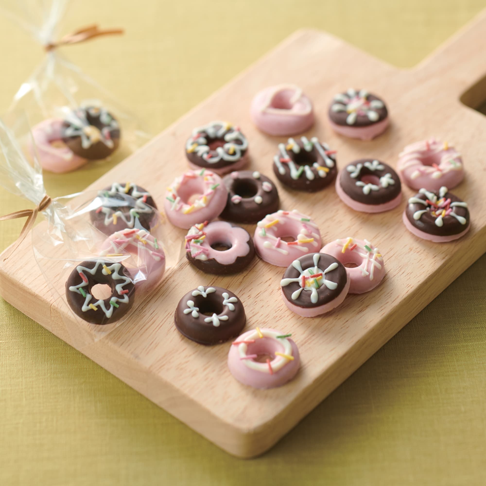 自分でつくる　ドーナツ型チョコ