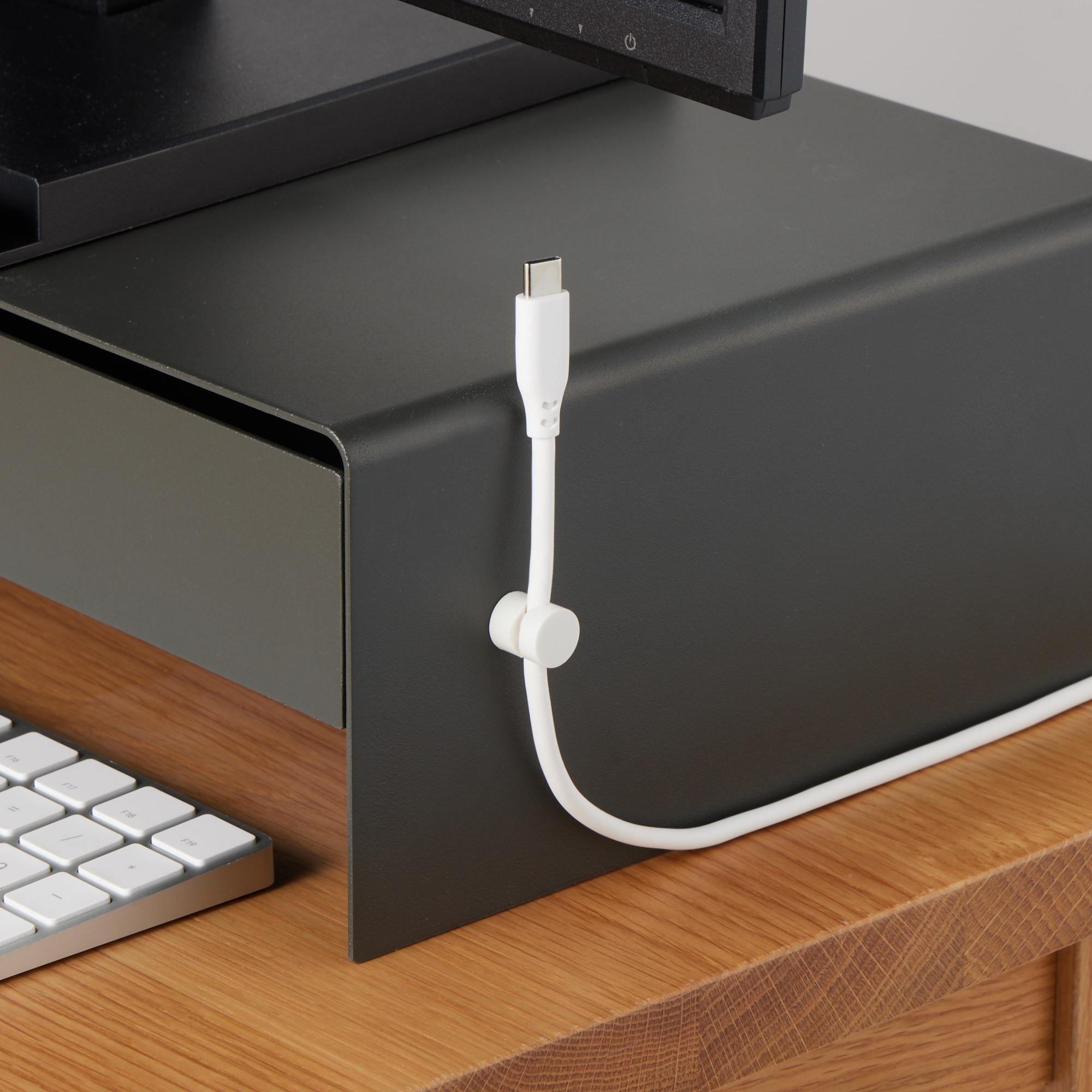 マグネットケーブルホルダー