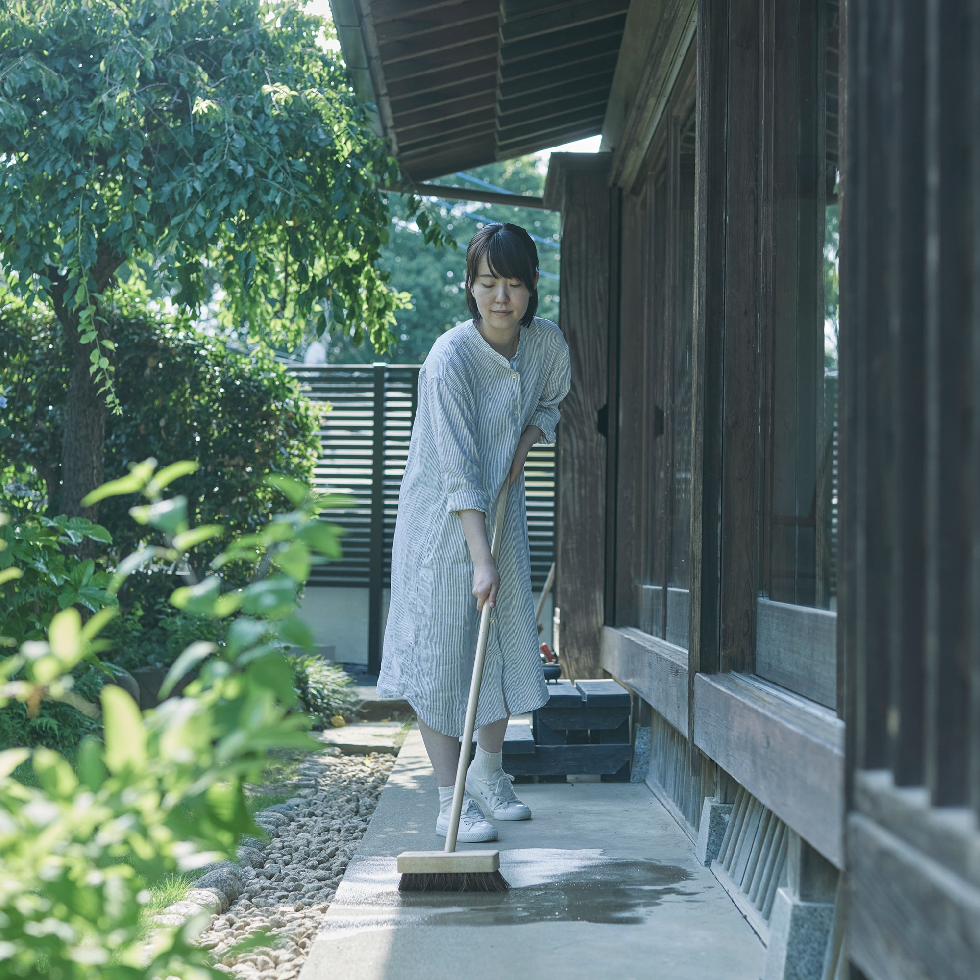 天然素材の掃除用品　シダ材デッキブラシ