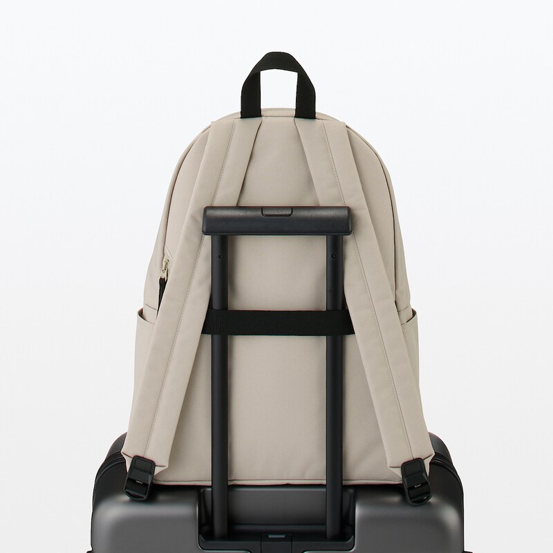 肩の負担を軽くする 撥水リュックサック 無印良品